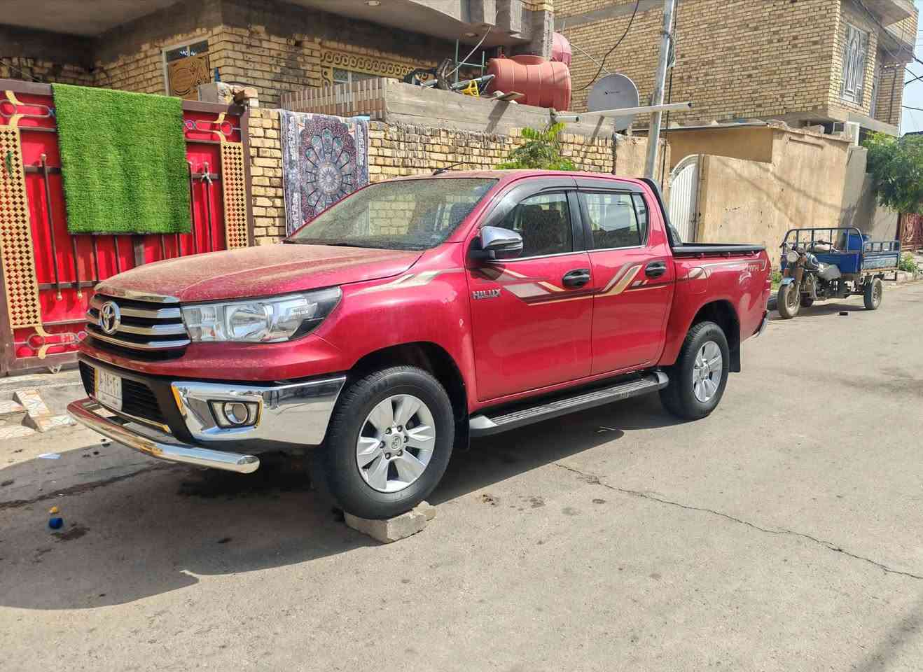 ## *للبيع: تويوتا هايلوكس 2019 4x4* 🔥

*المواصفات:*
- *الموديل*: 2019 
- *اللون*: احمر كرزي مميز ونادر
- *الدفع*: فور ويل 4x4 
- *الكير*: اوتوماتيك
- *الرقم*: بغداد
- *السنوي*: 2030
- *الكفالة*: كفالة عامة
- *الحالة*: نظيفة وجاهزة
ماشيه 180 km
*السعر: 255 ورقة* وبيها مجال بسيط للشراي  
*المكان*: الكوت - واسط  
*الاتصال‎***********
