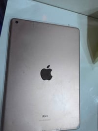 📱 للبيع iPad 8 الجيل الثامن ✨ جهاز عملي وسريع، مناسب للدراسة، التصفح، ...