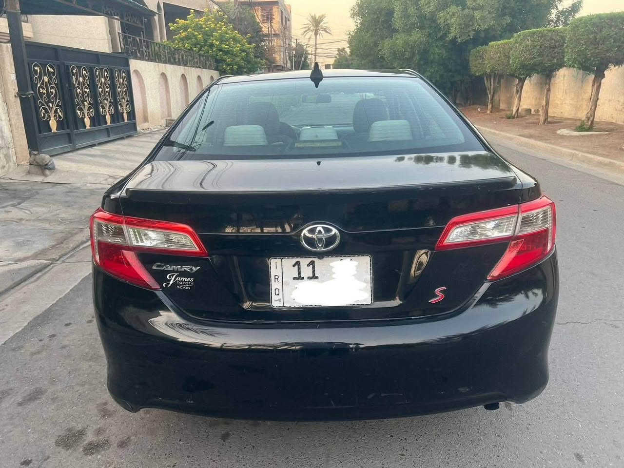 تويوتا كامري S موديل ٢٠١٢ امريكيه هزه وسنويه والرقم الجديد لحد سنه ٢٠٣٠ حجم محرك ٢٥٠٠ كشن سائق كهرباء تحكمات ستيرن شاشه وكامره خلفيه ويل كب ابيض رياضي محرك كير جديد  البنيد مغلفه كاربون فايبر سعر115  ورقه الاتصال ***********
