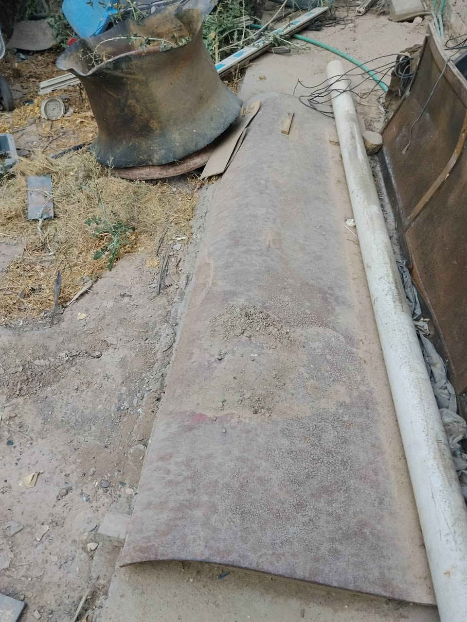 للبيع كاعية مال كيلة 
وقطع سجينه كيله 
***********
