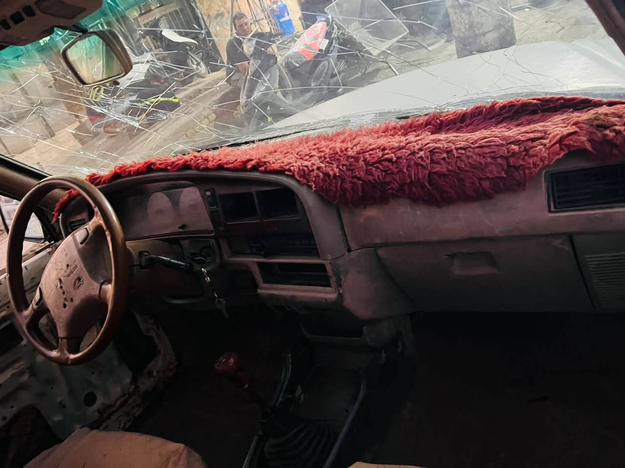 السلام عليكمً
بيع مستعجل مستعجل لغرض السفر 
دير موديل 2006 لبيع لبيع السريع بسعر الستوته 
الي يشتري مني اخذه احلفه مايخابرني ولايرجع 
جاهزه مكينه وكير شرط ثري واي 
تايرات جدد كهربائيات شغاله 
رقم ذي قار بدون تحويل
مكاني ناصريه قلعه سكر 
السعر مليون 300 وبيه مجال بسيط 
***********
***********
