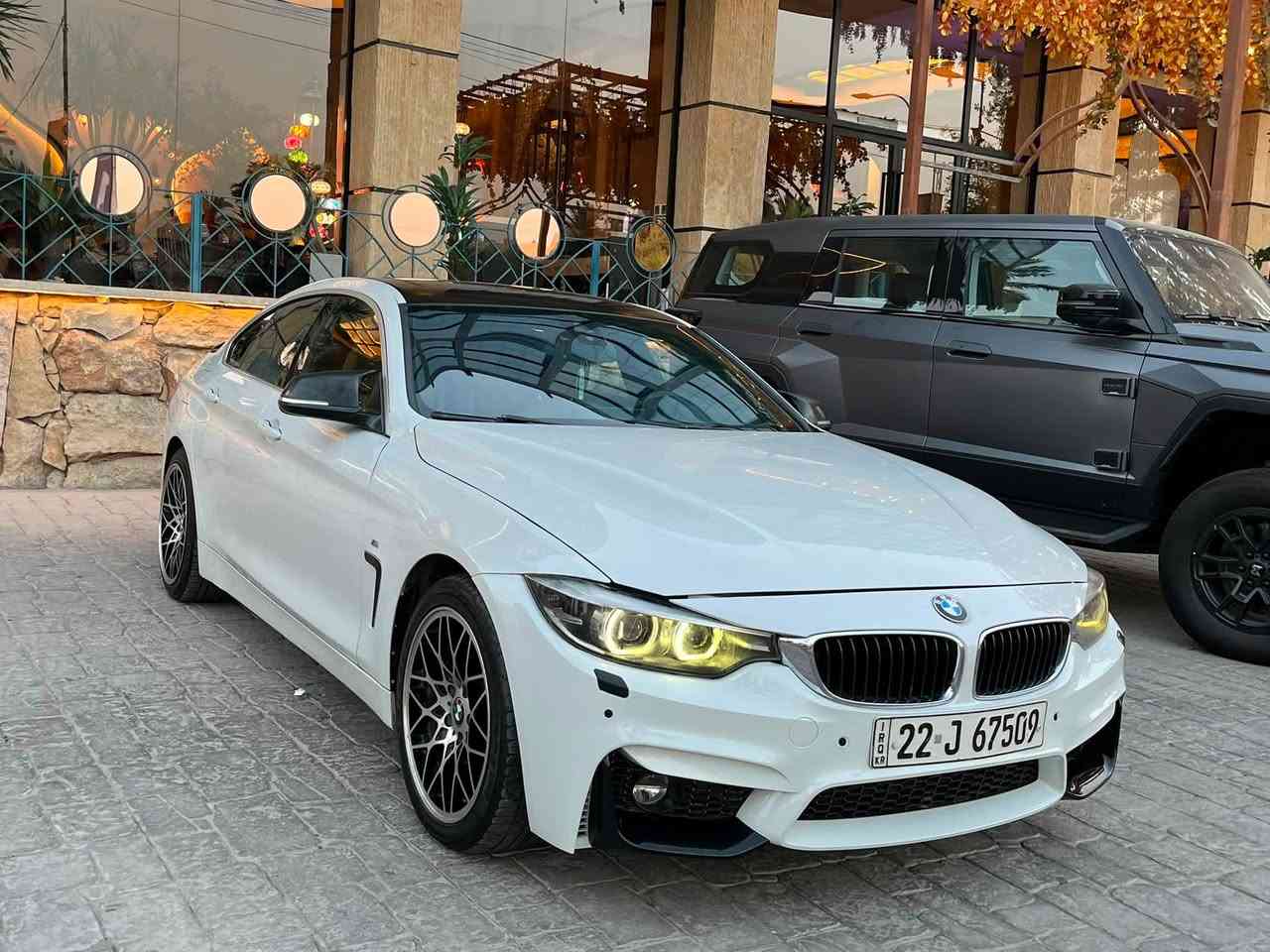 bmw 430i m package 2018 grancoupe 
ماشيه 95ميل
رقم اربيل تحويل ثاني يوم
المواصفات فتحة سقف داتاشو
جنطة كهرباء عند الاقتراب
داخل جلد قرميدي (عسلي) 
 دركة m
ماوس لمس
شاشة نتفكيشن كاربلي
حساسات امامي خلفي
لايتات ادابتف متحرك
اوتو ستوب
تدفئة مقاعد
بصمة تشغيل
شفتات ستيرن
مقاعد خزن ثلاث وضعيات
لد داخل السيارة بلادي متغير
دعامية m sport امامي خلفي
اكزوز بي بوب كورن خفيف بلادي
اربع وضعيات قيادة
سيارة فول مواصفات ١/١الاضافات
ثلاث قطع m بيانو بلاك لحية اصلية
شفتات ستيرن m اصليات كبار
دوسات جانبية
زعانف اصلية بيانو بلاك m
شباك امامي بيانو بلاك 
بيانو بلاك m سبويلر
ويل m4 قياس ١٨
سيارة حادثها بنيد وجاملغات امامية ثنين راجع بارد وصبغ فقط بدون تبديل وبدون دواخل فقط ايرباكات ستيرن وبردة طاكات ومرجع سستم مكان السيارة بغداد شهداء العبيدي
السعر 220  وبيها مجال
***********
