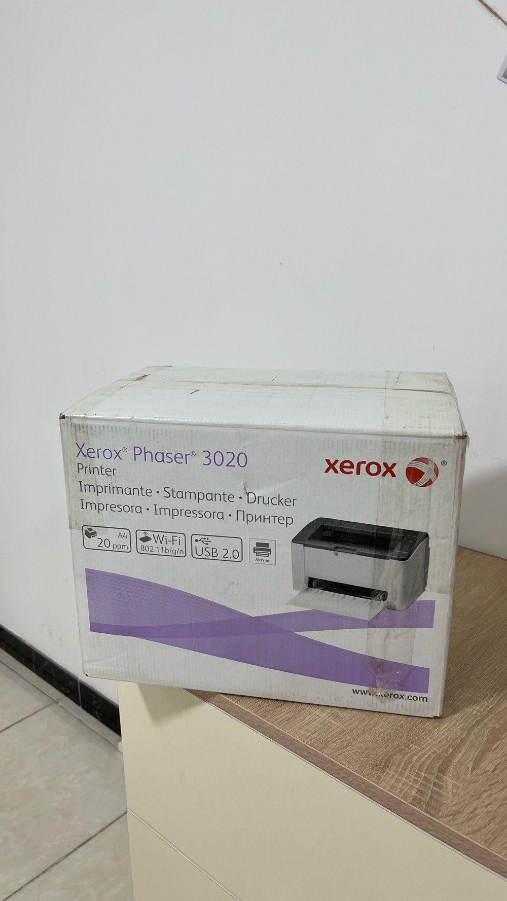طابعه من ماركه  xerox جديده غير مستعمله اصليه كامله  تنربط على الراوتر و الموبايل و تطبع مباشره