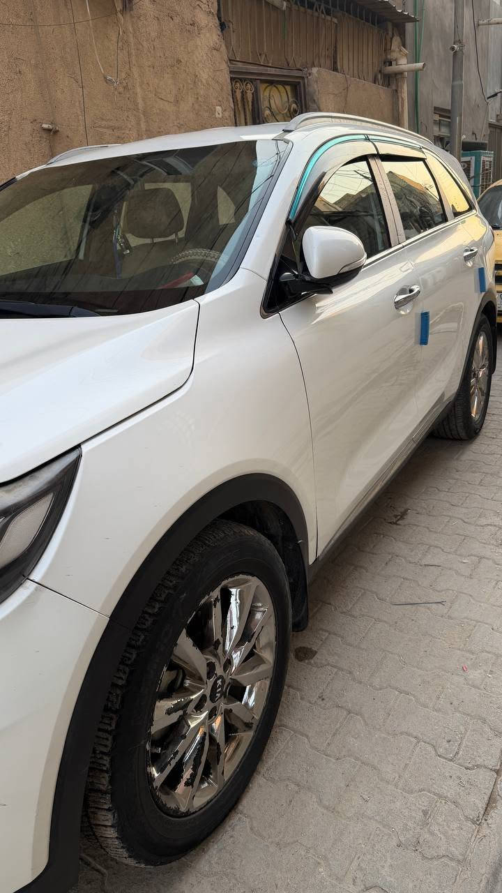 أكيد، هذا منشور مرتب وجاهز للنشر باللهجة العراقية:
🚘 للبيع | كيا سورينتو V6
موديل 2017 خليجي – شكل 2020 تحديث 🔥
سيارة نظيفة ومواصفات عالية، والتفاصيل واضحة بالصور:
✅ محرك V6
✅ داخلية أبيض
✅ بصمة وتشغيل ذكي
✅ بردات خلفية
✅ تبريد 3 مناطق
✅ مرايات شفط
✅ ترحيب بالدوسات
✅ تحكمات كاملة بالستيرن
✅ كشنات كهرباء
✅ رقم أربيل
✅ الرقم باسمي والتحويل ثاني يوم
✅ رقم مميز
🔧 ملاحظة بكل شفافية:
بيها حافة بنيد صبغ، وصور الحادث موجودة للتوضيح.
الشغل مسوي درجة أولى وباقي السيارة كفالة عامة.
ومسوي كازيتت مالتها 
📞 للاستفسار والتواصل: ***********
السعر عند الاتصال 💰
للمهتمين فقط، الفحص والاطلاع على السيارة متاح.
العنوان النجف الاشرف
