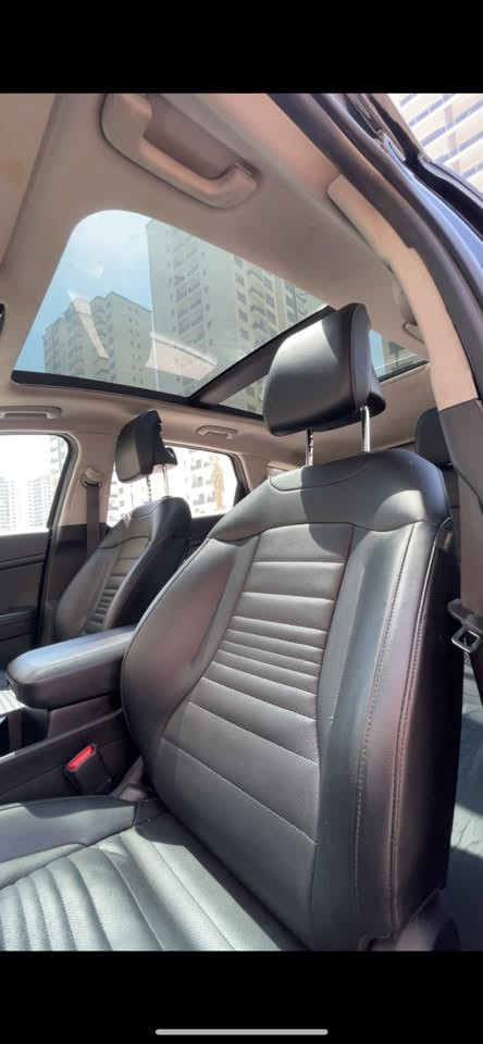 🚘 Kia Sportage SX Prestige 2024 🇺🇸
السيارة رقم بغداد (شهداء وكالة عامة بالسيارة اسويلك )
بدون ايرباك بدون دواخل 
✨ أعلى فئة — SX Prestige
🔹 موديل: 2024
🔹 محرك: 2.5L GDI 4 سلندر
🔹 القوة: 187 حصان
🔹 قير: أوتوماتيك 8 سرعات
🔹 دفع: AWD
🔹 جنوط 19 إنچ
🔹 فتحة سقف بانوراما
🔹 شاشات 12.3 إنچ
‏🔹 Apple CarPlay & Android Auto
🔹 مقاعد جلد
🔹 تبريد وتدفئة المقاعد الأمامية
🔹 دركسون مدفأ
🔹 مقعد سائق كهربائي + ذاكرة
🔹 باب خلفي كهربائي
🔹 إضاءة LED
🔹 كاميرا خلفية + 360 درجة حساسات أمامية وخلفية
‏🔹 Blind Spot
🔹 مثبت سرعة ذكي
‏🔹 Lane Keep Assist
‏🔹 Forward Collision Avoidance
‏🔹 Highway Driving Assist
🔹 أنظمة أمان ومساعدة قيادة متكاملة

🔥الحادث جاملغ ايمن فقط بدون ايرباك بدون دواخل بيهة طخة براس  الشاصي اثر الحادث كلش بسيطة متنحسب بس للامانة ذاكرها 
والسونر موجود لليحب ادزلهيا 

📍 بغداد/زيونة
📞 للتواصل: ***********

