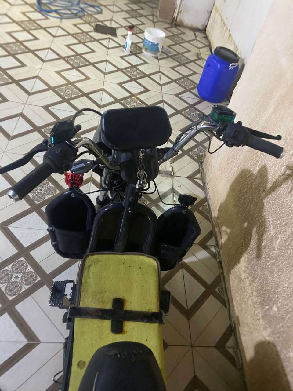 سلام عليكم دراجة شحن نوع هارلي /بطاريات جدد لايت بك لايت كلة شغال دراجة تخبل أي نقص ما بيهة 
/سعر ٥٠٠ وبيهة مجال 
مكان ديالى شهربان 
رقم ***********
