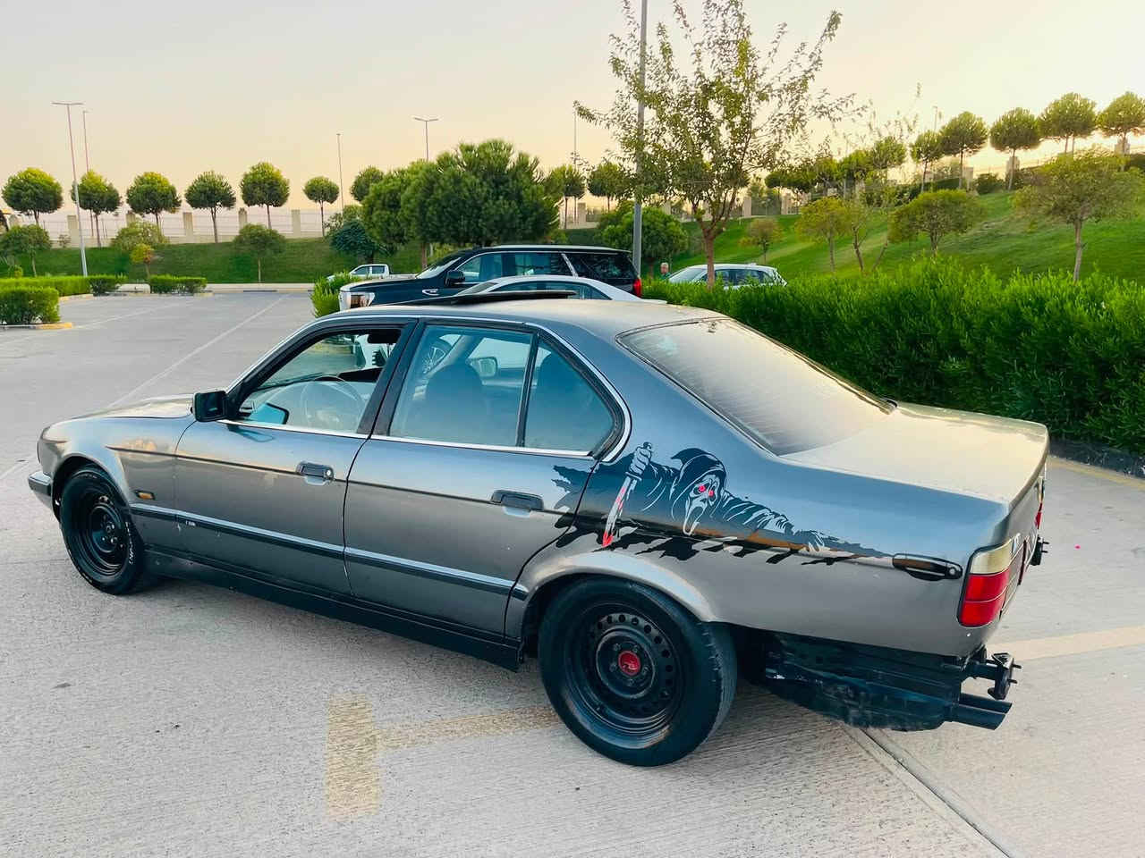 بِسْمِ اللَّـهِ الرَّحْمَـٰنِ الرَّحِيمِ
BMW بوو فروشتنن 
نمونه يي نيه له جوانيا زور پاك ماوه ته وه له قوه تي خويي بيزاره ماشه لا 
مووديل 1993 به شه رتي مالي مه ده ني نبيت دزياري نبيت پاره يي هيچ ك سي تيا نبيتت 
مووس و براوه ش به شه رتت 
مه كينه 520سه قه ر كه پس ديجيتال گير عاديه به شه رتي گيرو مه كينه 
كاره باهي هه مووگياني ئيش دكات دوو جامم كاره باهي سلايته لآيتت زينونه لآيتت عه لقه شه گيچه كاني هه مويي ئيش ده كاتت  
گه رمي و سيدي هه موشتيكي مزبوتت
چوار تايه و ويلي زور باشه 
سياره كه تا بليت توندوو توله چركه يي تيا نييه مالي دوسته 
نرخ ((15گه لا معامه له)))
له سليمانيم 
***********
***********
