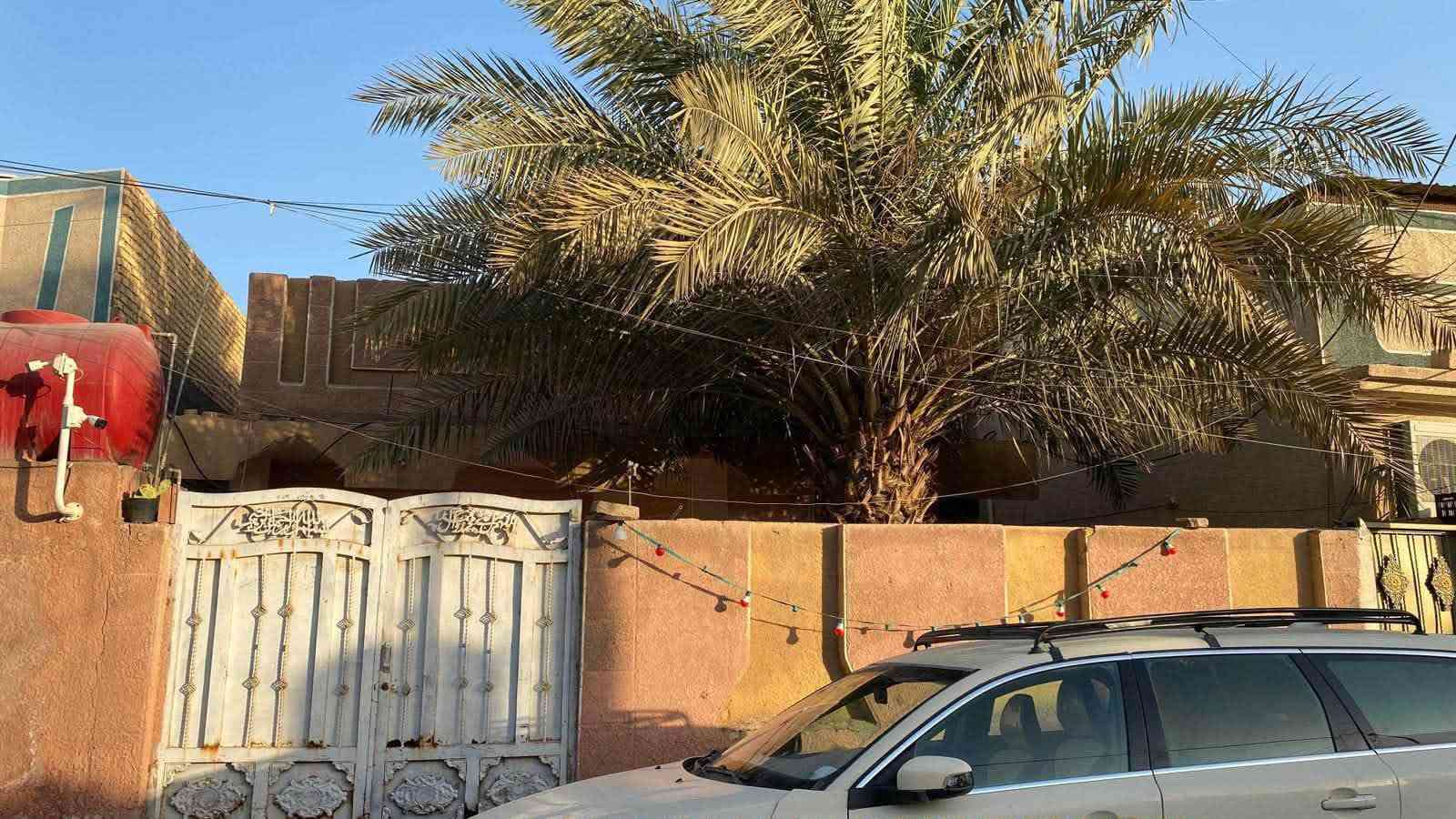 دار للبيع حي جربوعيه الاولى 
غرفتين وصاله ومطبخ وبراني وحمامات وغرفه فوك سقفه سندويج السعر 115الاتصال
***********
