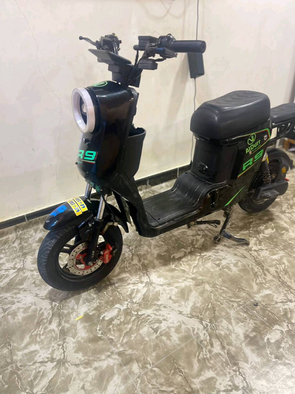 R9 • بدون بطاريات • ابي الخصيب باب ميدان