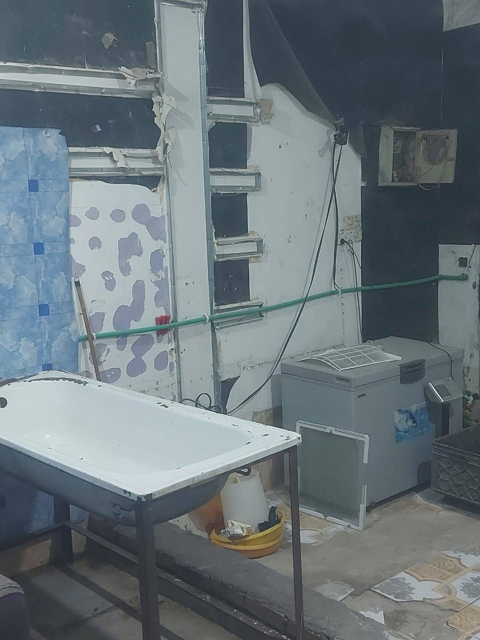 محل دجاج للبيع جاهز وغراض كاملة مع شواية
العنوان ناصريه الاسكان الصناعي 
للاتصال ***********
