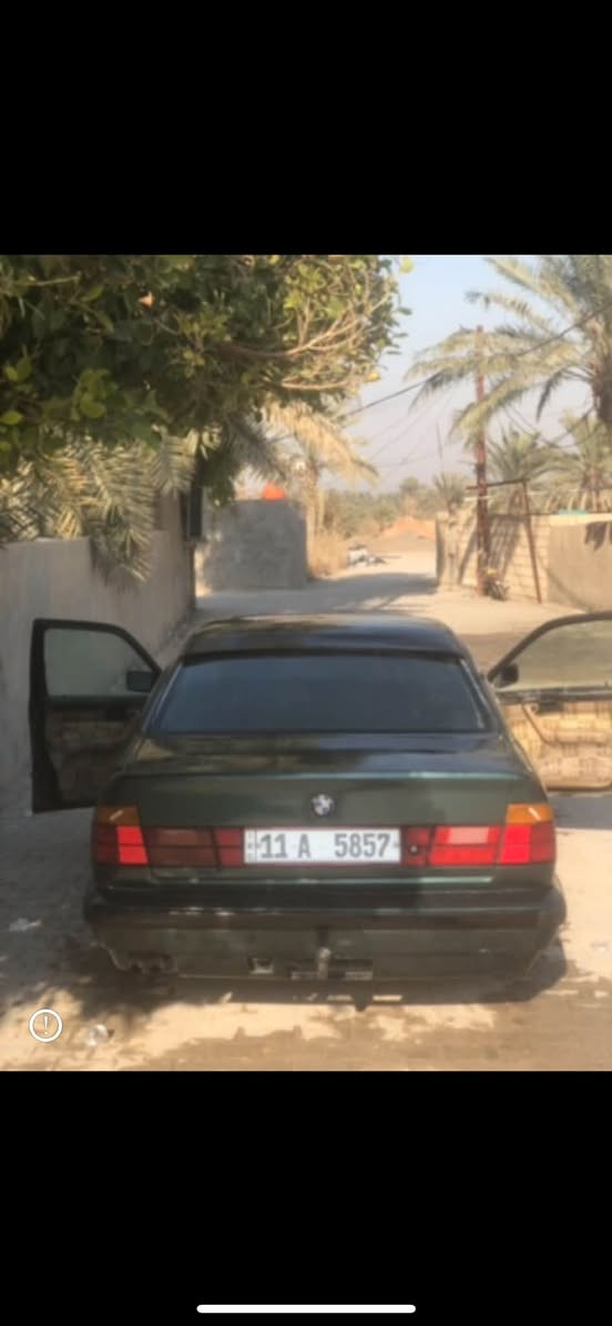 السلام عليكم
موديل ١٩٩٠  حجم ٥٢٠ 
السياره رقم انكليزي 
رقمها بغداد ومميز 
السنويه ما نافذة والسياره بأسمي 
محرك وحداديه مكفولات 
تبريد شغال 
غرفتها خير من الله 
السياره مصبوغه عام للجمالية 
مكاني النجف الاشرف
رقمي *********** واتساب بي
