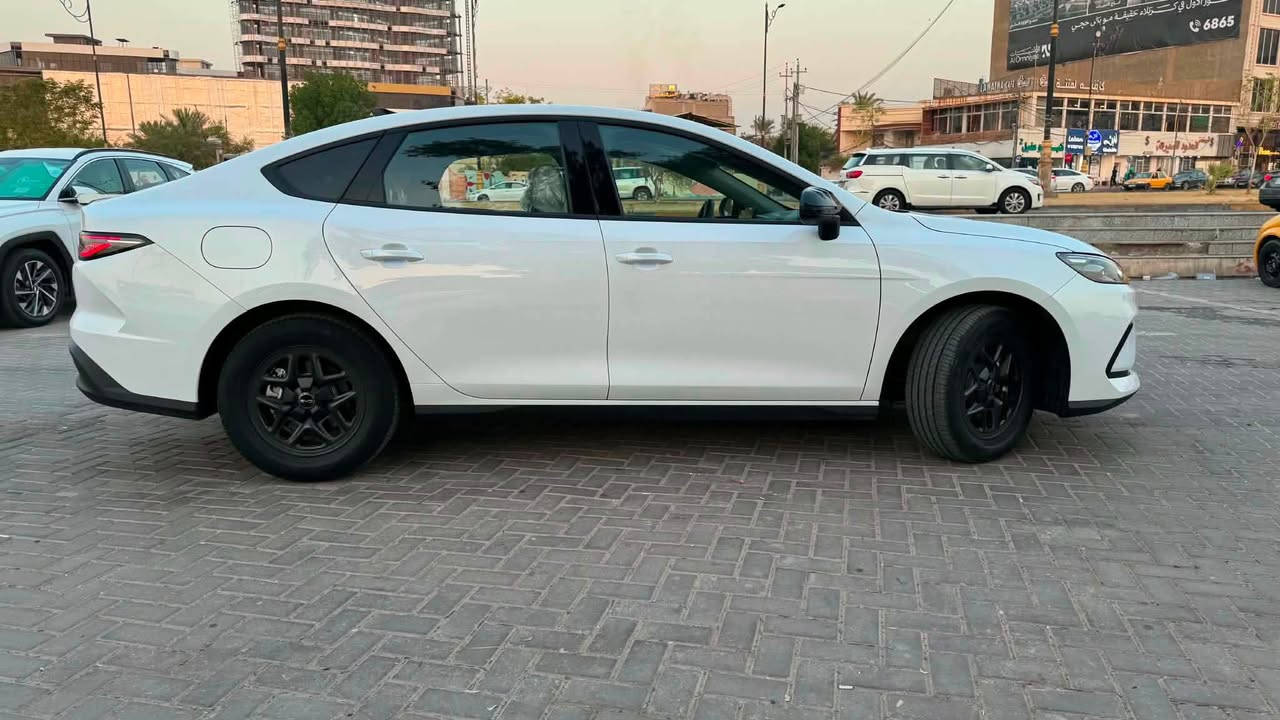 السلام عليكم للبيع بي واي دي CL5 2025 ماشيه ١٧٢٠ مكينه ٢٠٠٠  كهرباء السياره زيرو رقم بغداد بسمي بيه رصعتين بالهلال الخلفي زغار موجودات بالصور ومسويهن PDRالسعر ١٩٨٠٠  
***********مكان السياره بغداد
