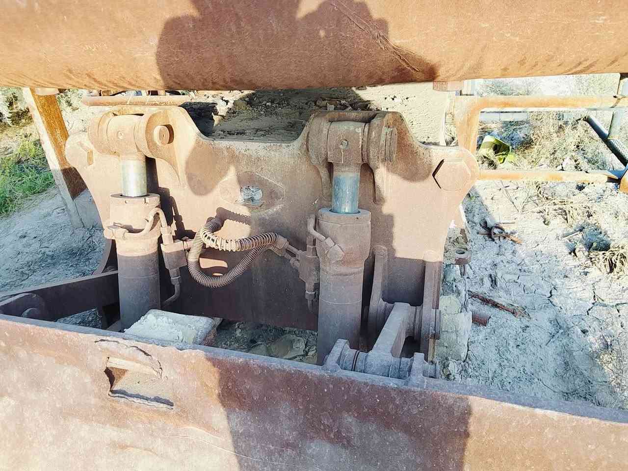 سكين حفاره فيات .هيتاشي... حجم 135
نـظيـفـه جـــداً عــوزها بـس صـبـغ......
للتواصل  ***********
الحاج نعيم ابو علي
