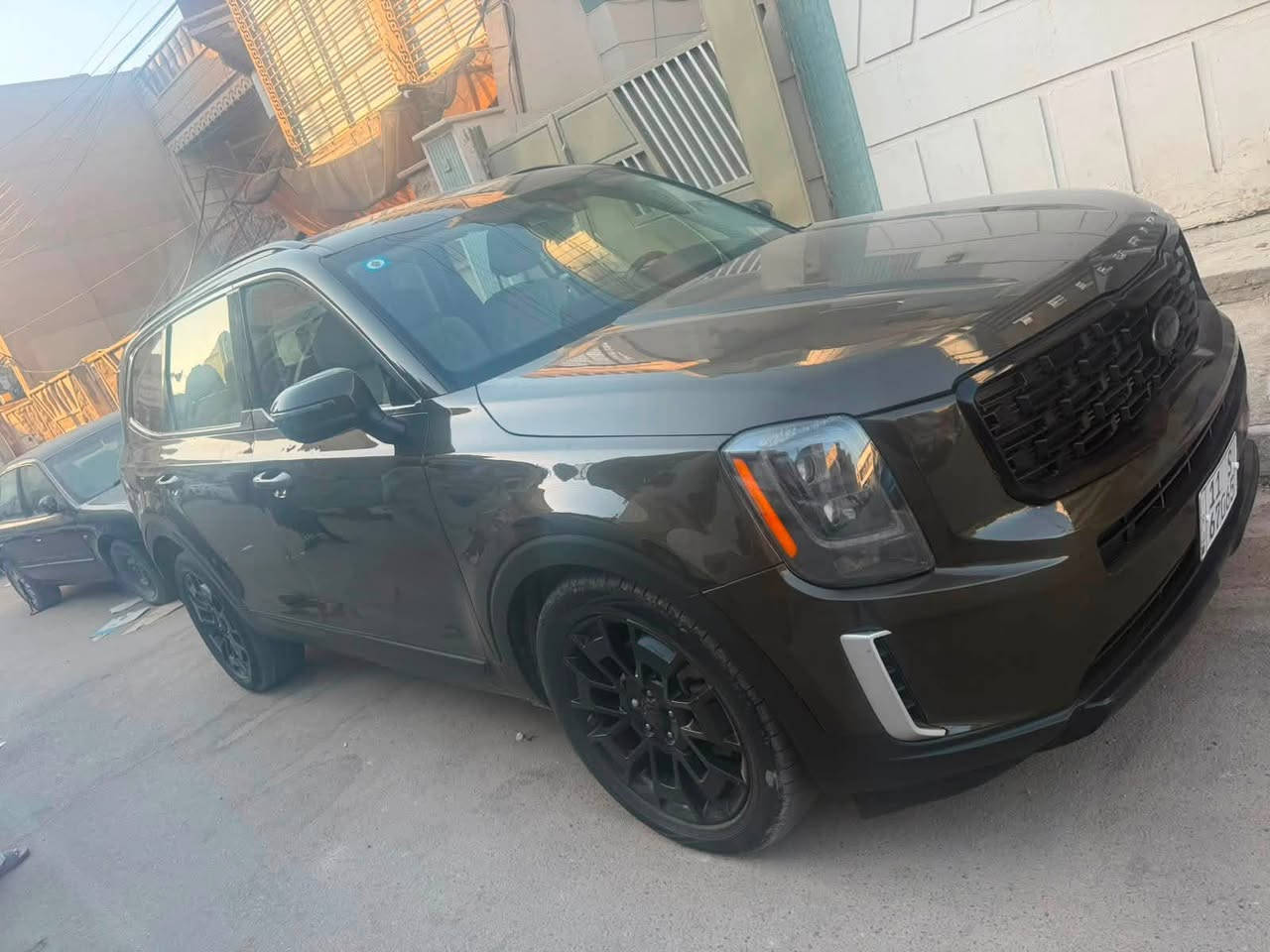 بسم الله ما شاء الله
كيا تيلورايد ex 2021 
ماشية 95000 ميل
السعر:235  
او مراوس حسب القناعة
وارد امريكي و الصورة موضحة بالمنشور 
السيارة مطخوخة بالعراق و معدلة عالبارد
غير هذا ما بيها نقص برغي 
رقم الجديد 
 بلادي على ايدي 
المواصفات:
كاميرا خلفية
فتحة سقف 
تدفئة و تبريد كشنات
كشنات كهربائية
هاند بريك بصمة
ابل كاربلاي و اندرويد اوتو  
مثبت سرعة
المحافظة على المسار
نقطة عمياء 
و القائمة تطول بعد مواصفات هواي ما كتبتها
مكاني بغداد 
اي تفاصيل ثانية راسلني على هذا الرقم و اني خادم ***********
