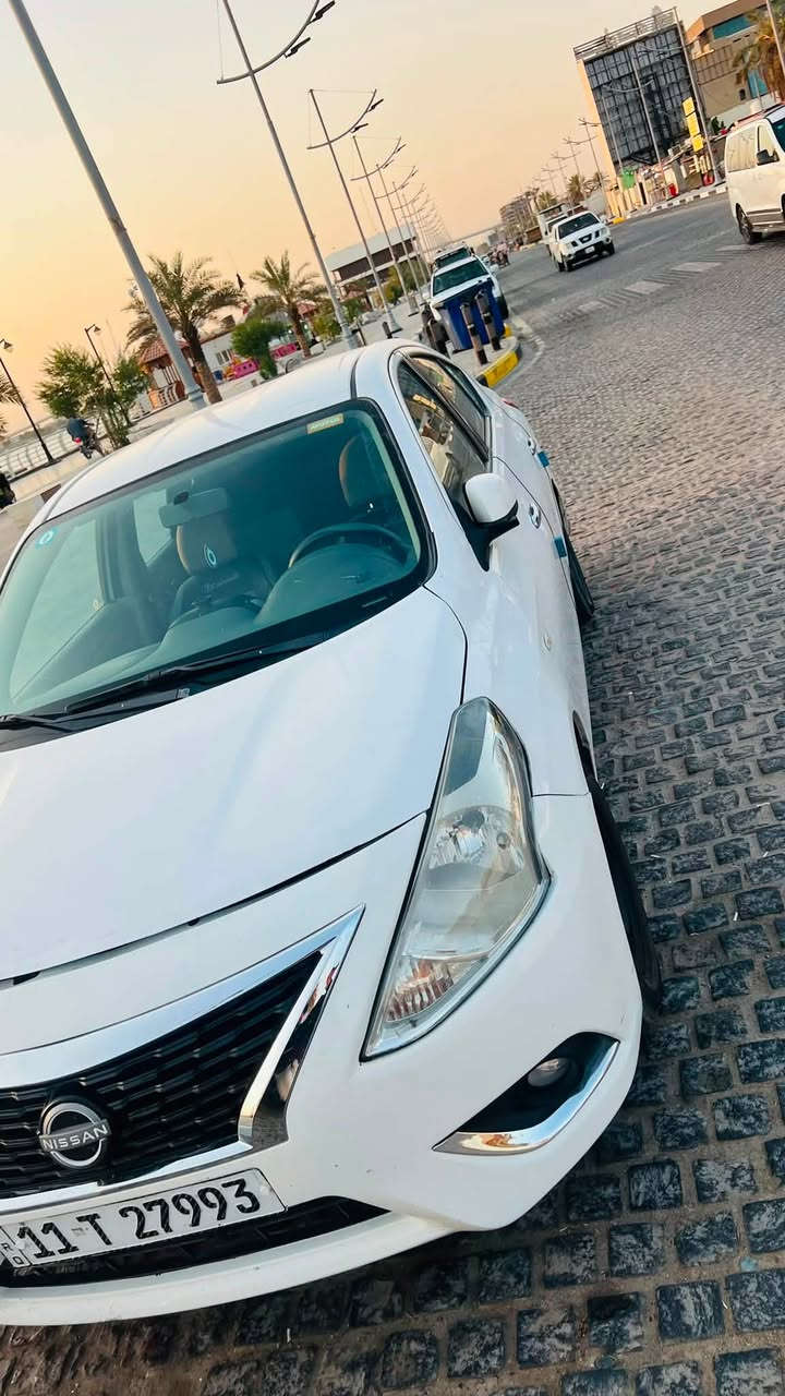 نيسان صني 2018 للبيع هندي بليته الزركه
سيارة جاهزه مابيه اي نقص
بيه بارد بل جاملغ السايق ورصعتين 
سياره تدفه تبريد خير من الله 
سياره بيها شاشه تحكم ستيرن
سياره مكفوله عده كم باردات 
سعر السياره94وبيه مجال قليل
دهن والفلتر قبل ١٥يوم بدلهن 
صدر جديد باتري جديد هزه جديده 
شرط التحويل سياره باسمي 
رقم انكليزي 
هزه كامله جديده هزته تحويل مباشر
العنوان بصره 
موبايل ***********
