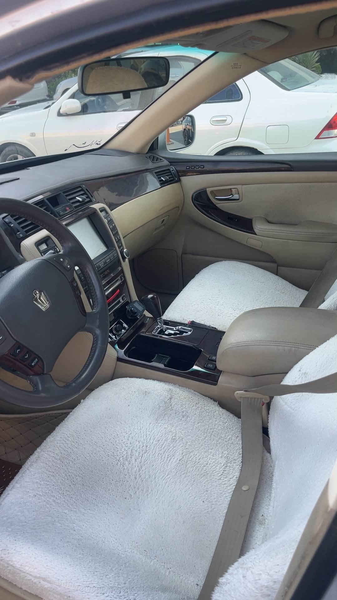 شاهینە 2008سعری 49گەڵا 
بڕاوە ساج مەلەکی نمونە لە جوانە پاکی
3دووگمەو پەردە 
گەورە بە گەورە182
کۆدوو بارکۆدو ژمارە 
پێشوو دوای حاسە 
کامل مەسرەف کراوە 
تەبریت ساردوو گەرم 
برێک بەسراوە
جامی هەڵ گیراوە 
تایەو ویلی بیلاد نەوتی 
ڕۆنی مەکینەی تازە 
های درۆلیکی گۆڕاوە 
تەقەو ڕەقەی بەشەرت 
دەعامی بۆ دەعمای بەشەرت 
کەڤەروو سەقفوو داعم لێ دراو حیزام بەشەرت 
***********
شوێن هەڵەبجەی شەید 
سەیارەی ماڵە هی مەعرەز نیە 
سعری 49گەڵا
