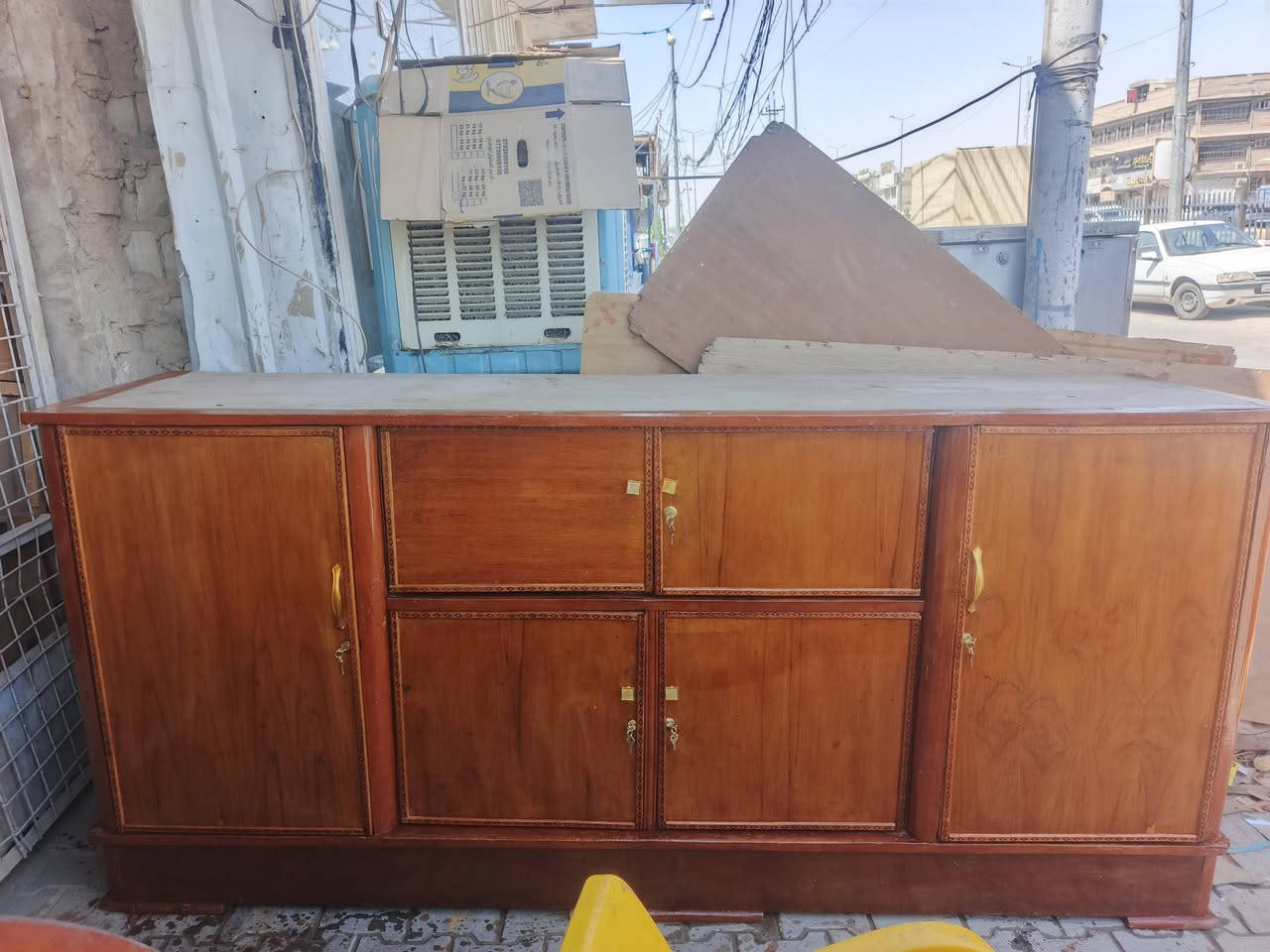 بوفيات للبيع كل من وسعرها والغرفه للبيع معروضه الغرفه صاج عراقي نظيفه كلش وحلوه وسعر منا*********** هاذه الراقم او خاص
