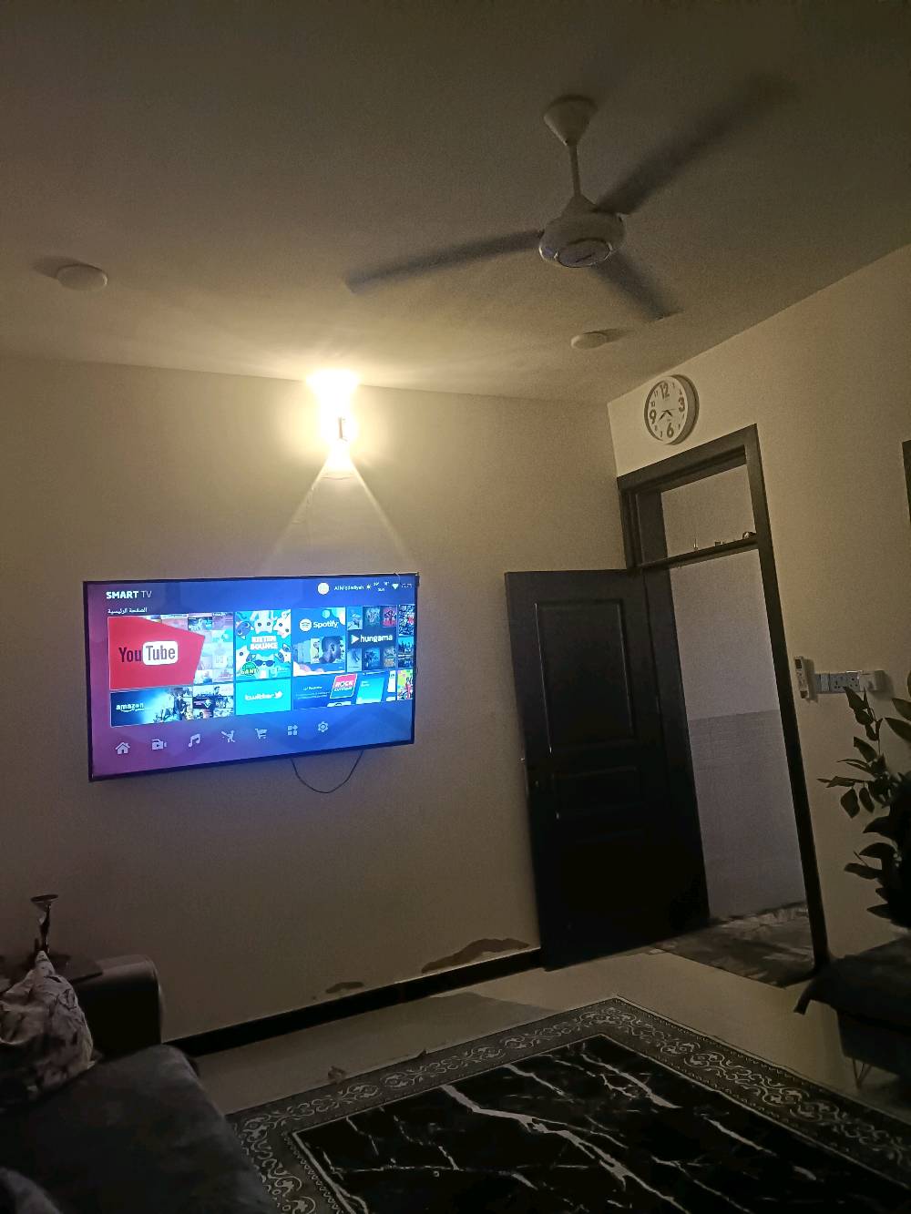 بيت ١٠٠ متر فول مواصفات طابقين نقص الغرفه الاخيره الفوك امسويهه سطح  كامرات وغاز دفن طابقين نقص الغرفه الاخيره الفوك بناء بدايه سنه   ٢٠٢٥ العنوان الزعفرانيه نهايت الاربع شوارع 
فرع المخبز المشتبى الفرع الرابع رقم الهاتف *********** السعر ١٣٠
شنو وضع الطابو بالضبط؟ صرف/مبدل/حر، وبي أي ملاحظات أو قابلية نقل مباشر؟: 
زراعي 
كم عدد الغرف والحمّامات بكل طابق، وشنو تفاصيل توزيع البيت من الداخل؟: 
ثلاثه 
البيت بأي جهة/زقاق بالزعفرانية بالضبط، وقريب من شنو معلم حتى يسهل الوصول؟: 
قرب مخبز المشتبى 
السعر ١٣٠ شنو عملته بالضبط: ألف دولار لو مليون دينار؟ وهل بيه مجال للتفاوض لو لا؟: 
١٣٠ مليون 
شنو الأشياء المشمولة بالبيع غير البناء، مثل المكيفات/المطبخ/الكاميرات/الأثاث، وهل أكو أي شغل بعده ناقص غير الغرفة الأخيرة؟: 
سخان تانكي عدد٢ 