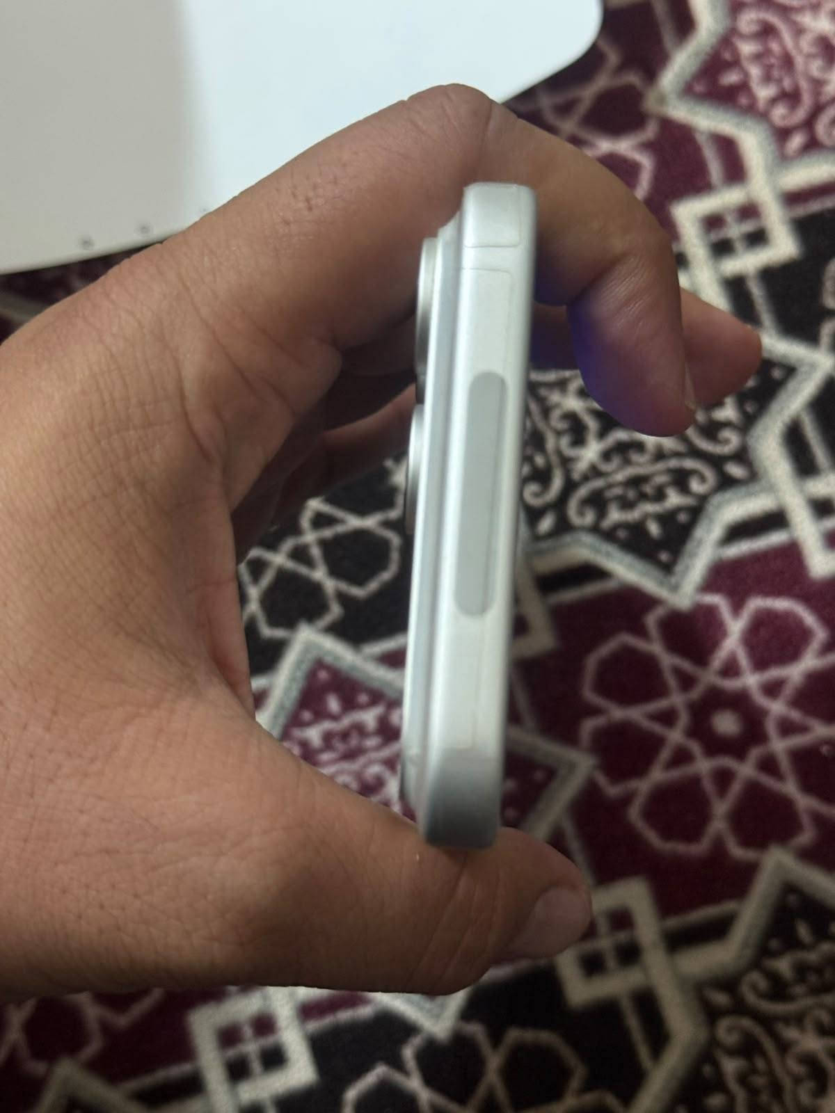 آيفون ١٧ برو ماكس • بطارية ٩٧% • شريحة الكترونية
