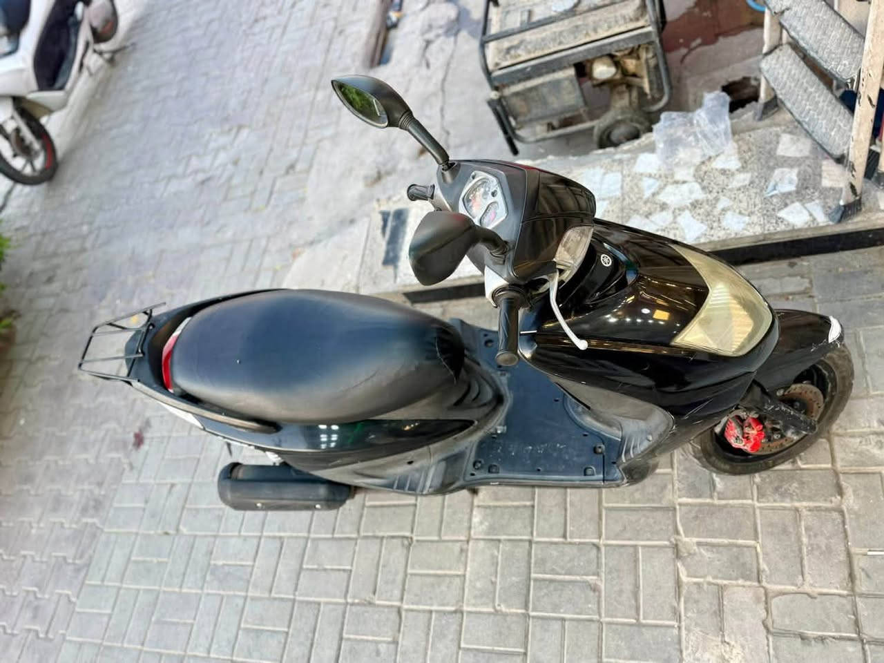 سكنس نثية • اسود • استعمال خفيف