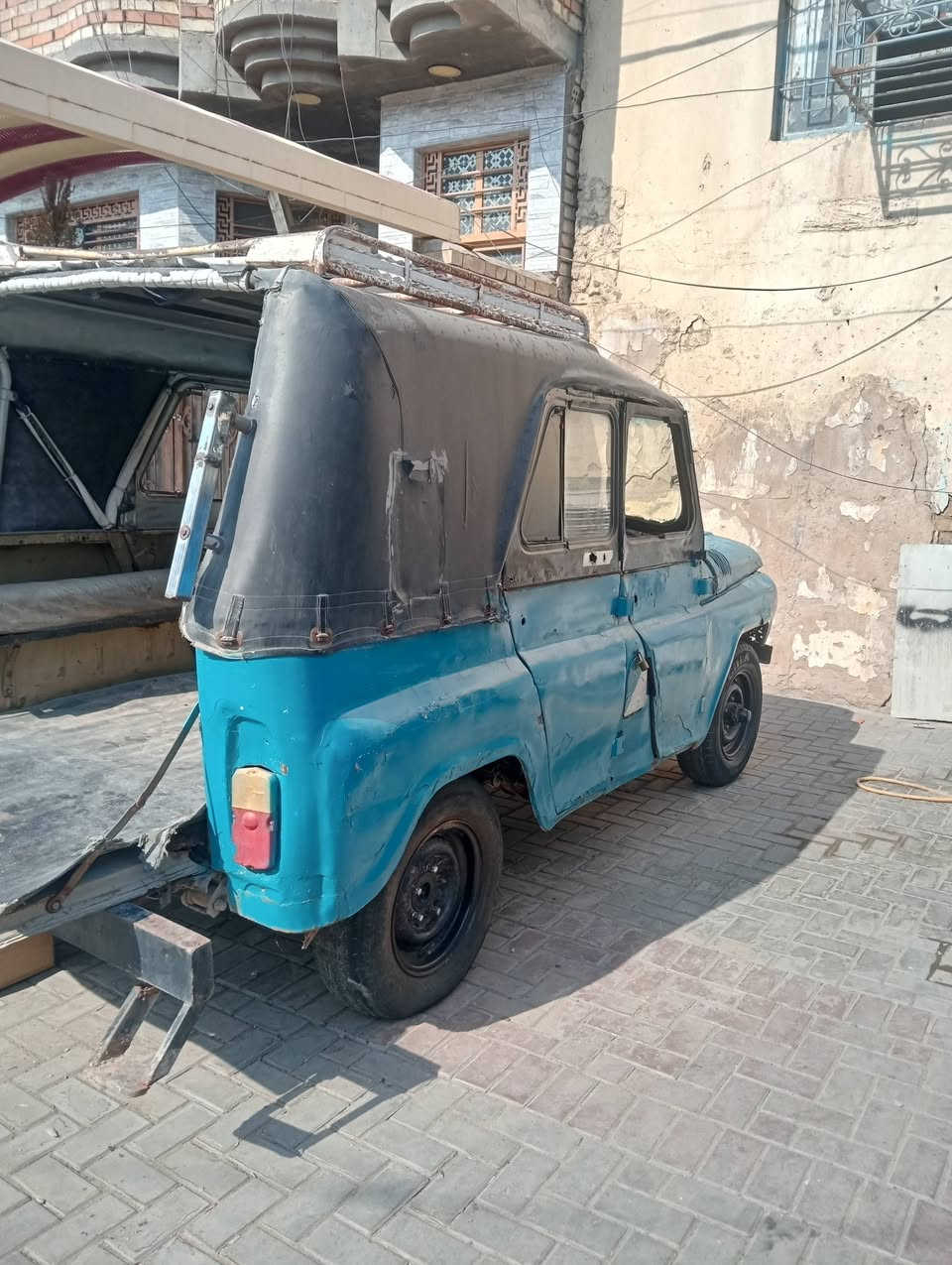 السلام عليكم سياره موديل 88 كسبه كسبه مكينه ونس كير واكسن فاره جدد جعمقه جديدة شاصي بي باج فقط سياره شغاله سعرها مناسب العنوان بغداد مدينه الصدر للاستفسار ***********
