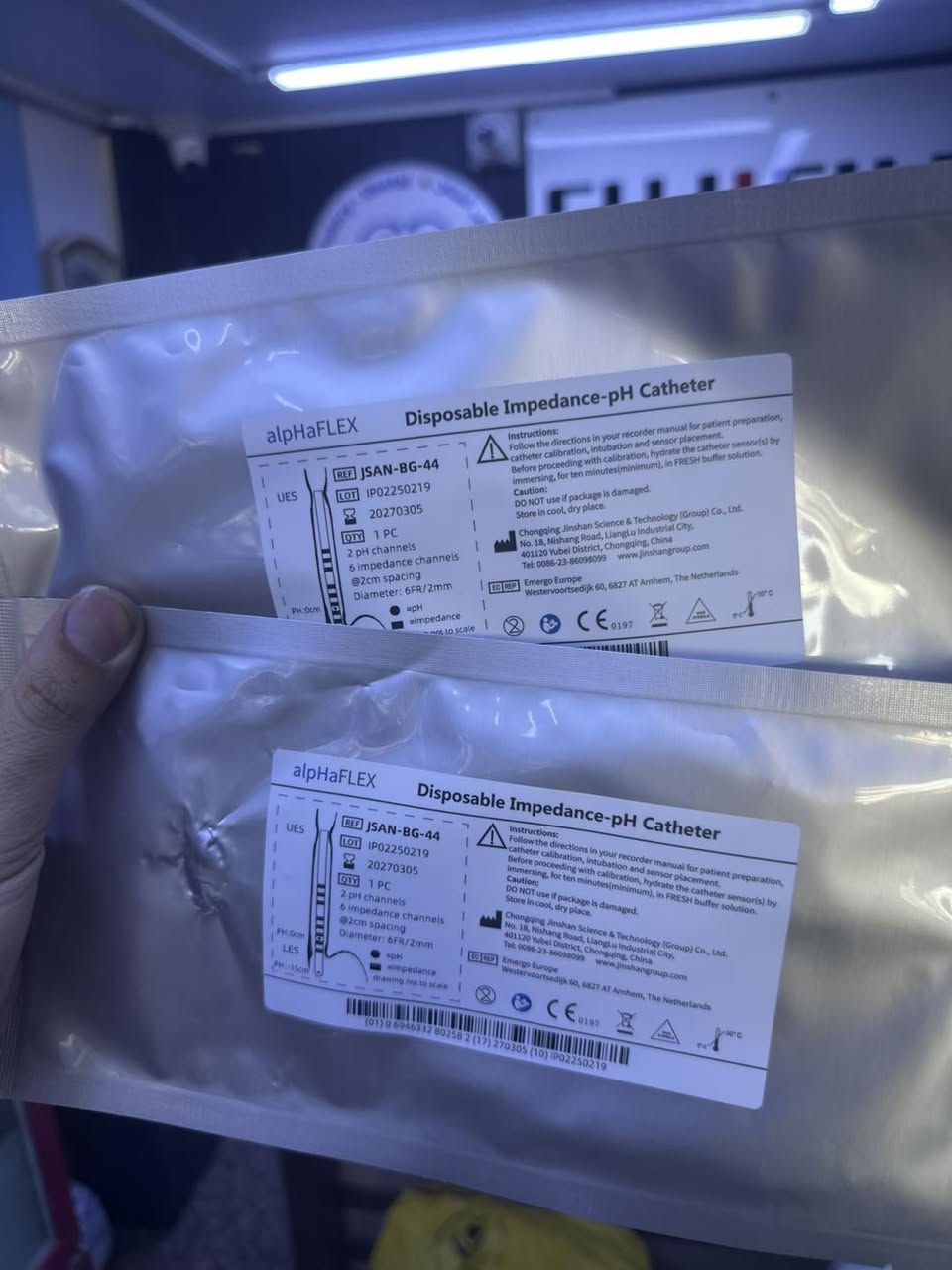 � متوفر الآن لدى مكتب سما الطب للمستلزمات والأجهزة الطبية

alpHaFLEX Disposable Impedance-pH Catheter

نوفر لكم Disposable Impedance-pH Catheter المخصص لإجراء 24-Hour Esophageal Impedance-pH Monitoring، والذي يُعد من الفحوصات الدقيقة لتشخيص ومتابعة حالات الارتجاع المعدي المريئي (GERD)، مع إمكانية الكشف عن الارتجاع الحمضي وغير الحمضي.

المواصفات:
✅ 2 pH Channels
✅ 6 Impedance Channels
✅ 2 cm Electrode Spacing
✅ 6 Fr / 2 mm Diameter
✅ Sterile – Single Use

الاستخدامات السريرية:
🔹 تشخيص الارتجاع الحمضي وغير الحمضي.
🔹 ربط أعراض المريض بنتائج الفحص بدقة.
🔹 تقييم استجابة المرضى للعلاج.
🔹 مناسب للمستشفيات، ومراكز الجهاز الهضمي، والعيادات التخصصية.

📍 العنوان: بغداد – باب المعظم – مقابل دائرة صحة بغداد الرصافة.
📞 للاستفسار والطلبات:
***********
***********

مكتب سما الطب للمستلزمات والأجهزة الطبية
شريككم في توفير أحدث الأجهزة والمستلزمات الطبية بجودة عالية وخدمة موثوقة.

#سما_الطب #MedicalDevices #Gastroenterology #GERD #ImpedancePH #MedicalSupplies #Baghdad #Iraq
