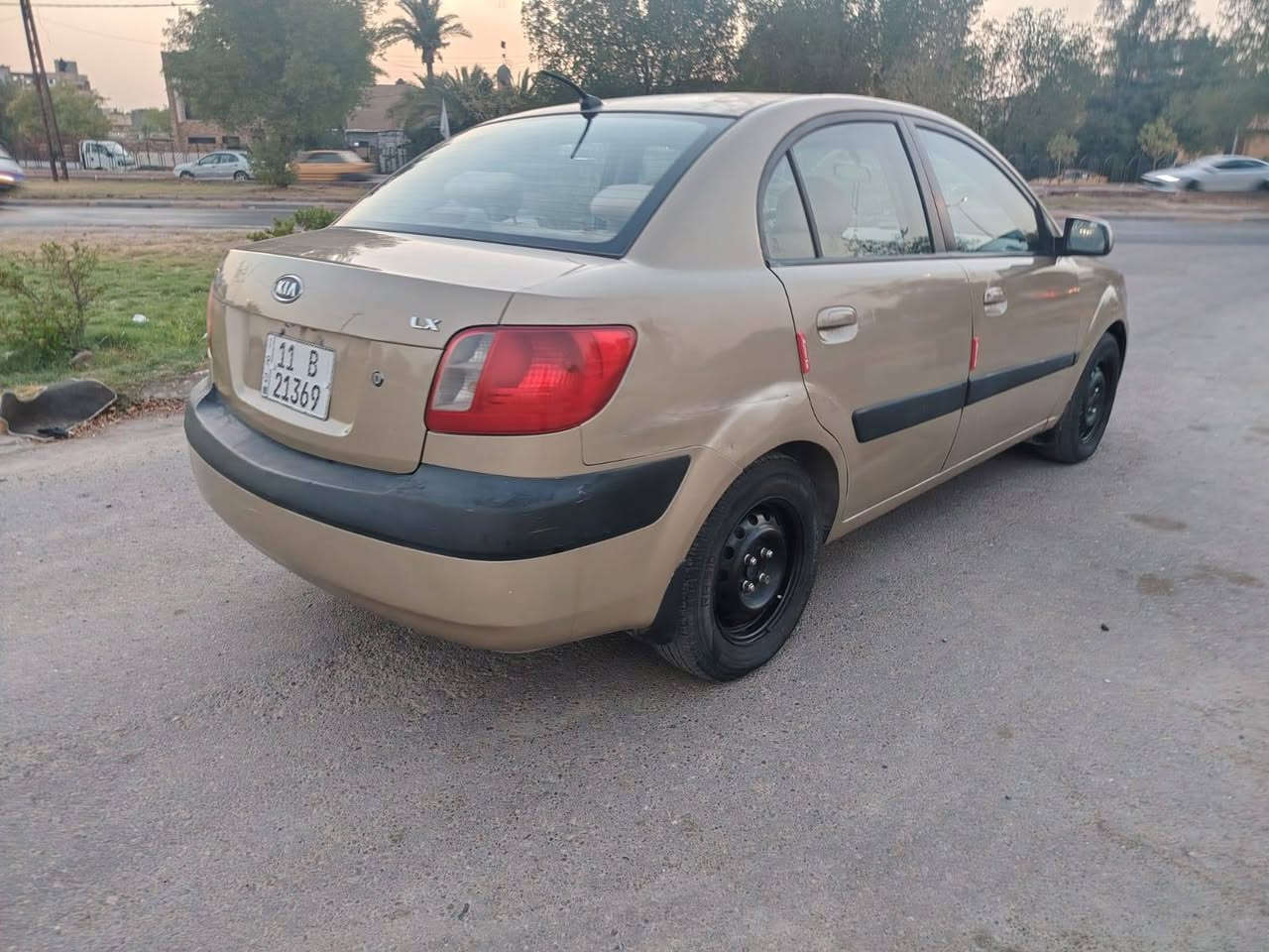 كيا ريو موديل 2007 محرك 1600 تبريد شغال السعر 66مكان بغداد رقم نكليزي بغداد وهزه جديده شرط التحويل اتصال ***********
