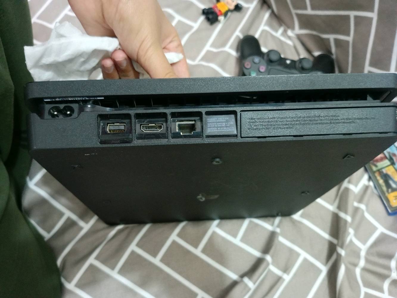 PS4 slim Lock Sticker

500GB سعة .

. جوستكين 

. وياه قرص GTA5  
نضام 13.52

. الجهاز وياه كل ملحقاته و غير مفتوح لوك ونضيف كلش
و ups 850
235 وبية مجال للشراي

 للتواصل:***********  واتساب 
للتواصل تلي .. اليوزرmhlk2