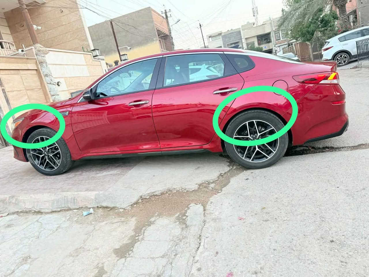 السـلام علـيكم
للـبيع كـيا أوبـتما موديل 2020 وارد أمريكي - جورجـيا 🇺🇸 
فـئة Special Edition (SE) 

🚘 المواصفات:
✅️ فئة Special Edition (SE)
✅ ثلاث أنظمة قـيادة (طبيعي،إقتصادي،رياضي)
✅ تشغيل بصمة (Push Start)
✅ دخول ذكي (Smart Key)
✅ سقف بانوراما كامل
✅ مقاعد جلد بلاد
✅ تدفـئة في المقاعـد + تدفـئة سـتيرن
✅ مقعد السائق كهربائي
✅ شاشة لمس كبيرة( Apple CarPlay & Android Auto)
✅ نظام المـلاحة (Navigation)
✅ كاميرا خلفية + حسـاس
✅ مثبت سرعة
✅ تحكمات سـتيرن
✅ تبريد أوتوماتيك
✅ إشارات بالمري LED
✅ ويل كب كروم (18 إنج)
 USB / AUX / Bluetooth ✅
✅ نظام ثبات إلكتروني ESC
✅ حساسات ضغط الإطارات TPMS
✅ وسـائد هوائية متعددة
✅ تاير سـپير غـير مسـتخدم
حادث السـيارة مثل ماموضح بالصورة اصـبعين بالبنيد وشويه من الچاملغ الأمامي الأيسر
وقبل كم يوم انضربت بالچاملغ الخلفي الأيسر وموجود تصوير الضربة قبل التصـليح

السـيارة رقـم سـليمانية موجـودة في بغــداد / حي أور
السـعر 16.000 $
للإستفسار الإتصـال ( ***********)
