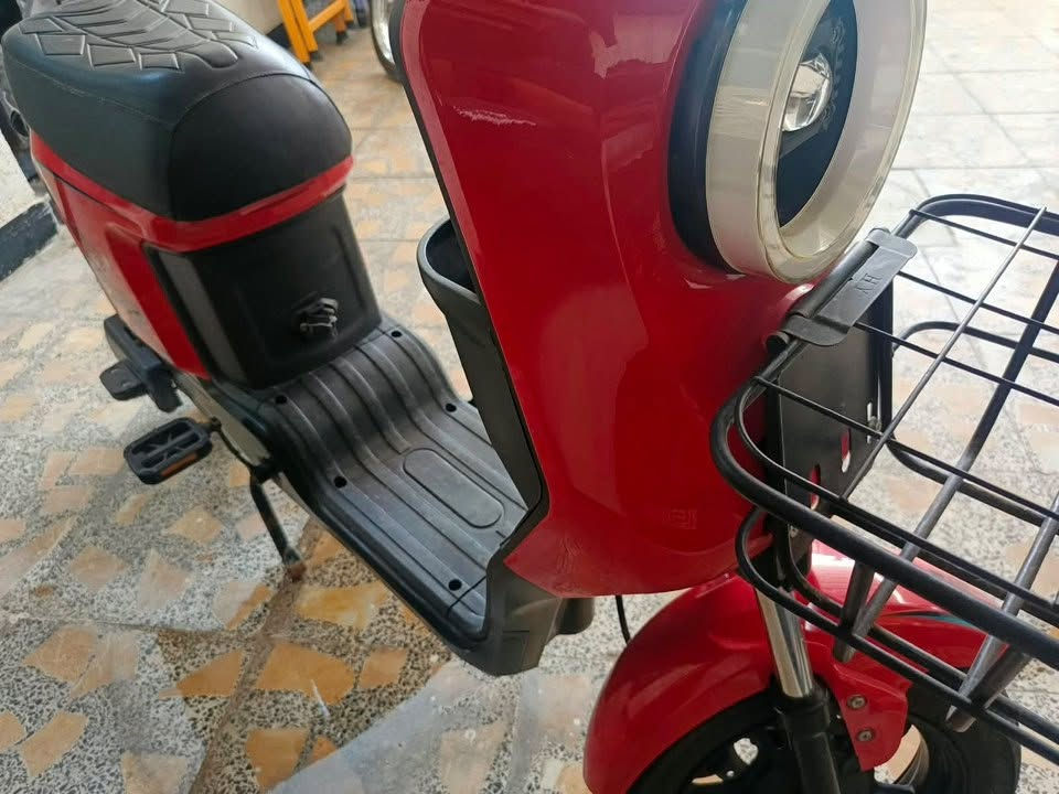 سلام عليكم  بيع مستعجل دراجة شحن لبيع دراجة نظيفة بس باتريات ٢ وأكفات السعر 250الف العنوان البصرة المعقل الابله متواجد فقط واتساب وع الشريحة 
***********
