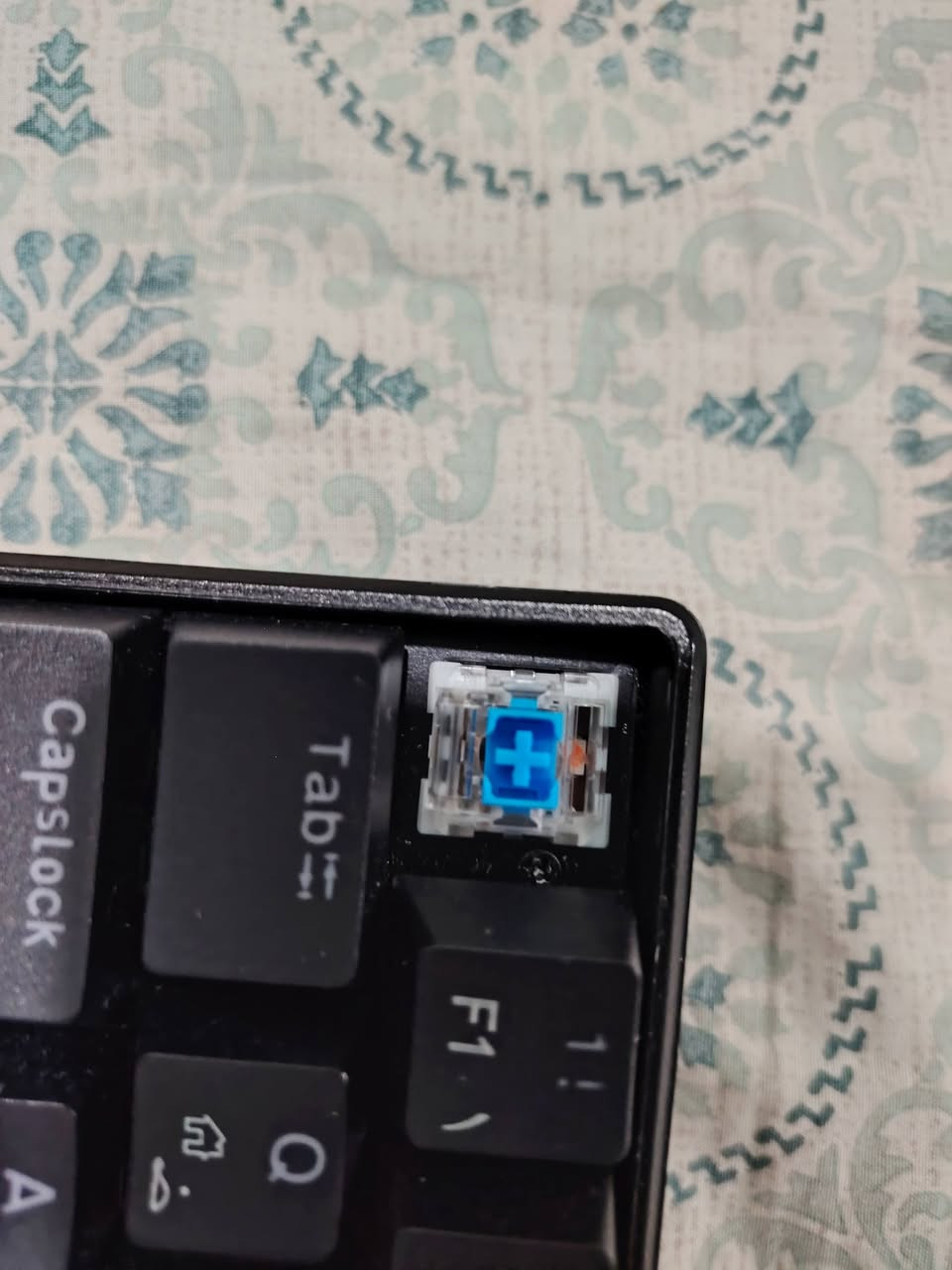 السلام عليكم
كيبورد ميكانيكي جديد للبيع

المميزات :

نوع السويتش ازرق

بيه RGB اكثر من 10 اشكال 7 الوان

سلكي

ممتاز للالعاب والصوت الممتع في الكتابة السلسة. 

السعر 20 الف قفل واذا تريد تنزل من سعره احظرك واتساب فقط ***********
