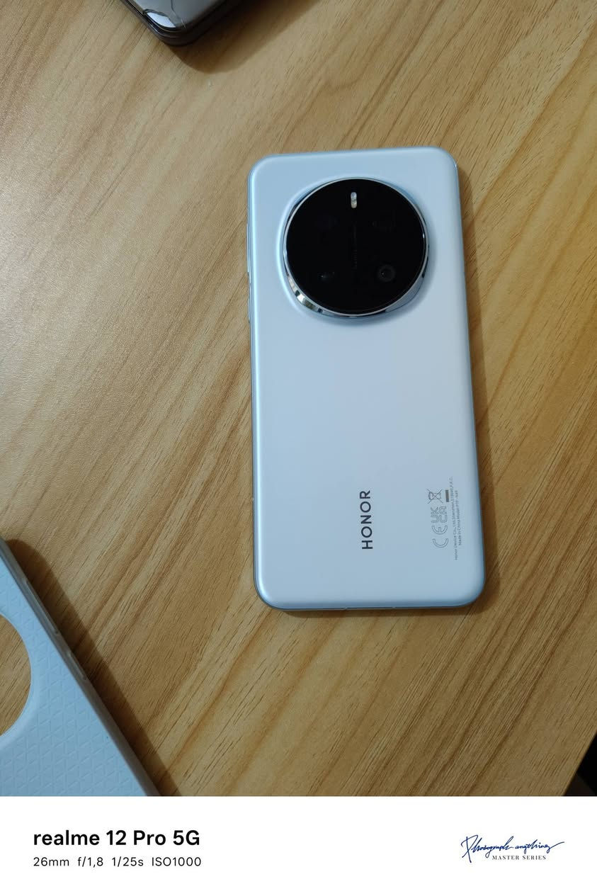 السلام عليكم
📱 للبيع Honor Magic7 Pro – شبه جديد

الهاتف بحالة ممتازة جدًا وشبه جديد، استخدام نظيف ومحافظ عليه.

🔹 اللون: سماوي

🔹 الذاكرة: 512GB

🔹 الرام: 12GB

🔹 الحالة: شبه جديد

🔹 لا يزال عليه حماية الشاشة الأصلية من الشركة

🔹 مع الكارتون الأصلي

🔹 مع الشاحن السريع

💰 السعر: 900,000 دينار 

السعر، والجهاز مناسب لمن يبحث عن هاتف فلاجشيب بحالة قريبة جدًا من الجديد.

للتواصل: ***********

نص مكتوب في الصور:
- realme 12 Pro 5G
- 26mm f/1,8 1/60s ISO400
- Photograph anything
- MASTER SERIES
- 26mm f/1,8 1/25s ISO1000
- Photograph everything
- realme 12 Pro 5G 26mm f/1,8 1/30s ISO400 Photograph everything MASTER SERIES
- 26mm f/1,8 1/40s ISO500
- realme 12 Pro 5G 26mm f/1,8 1/30s ISO400
- realme 12 Pro 5G 26mm f/1,8 1/30s ISO400 Photograph anything MASTER SERIES