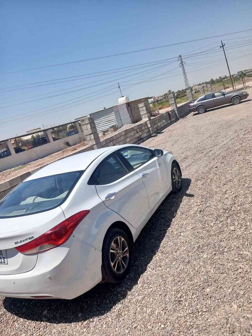 يالله سياره لانترى لبيع أو مراوس كير ومحرك وحدادبه خير من الله تخم تاير جديد مصبوغه عام تحويل مباشر بيها تصليح بجاملغ الخلفي   السعر 85 مكان السياره الضلوعيه ***********
