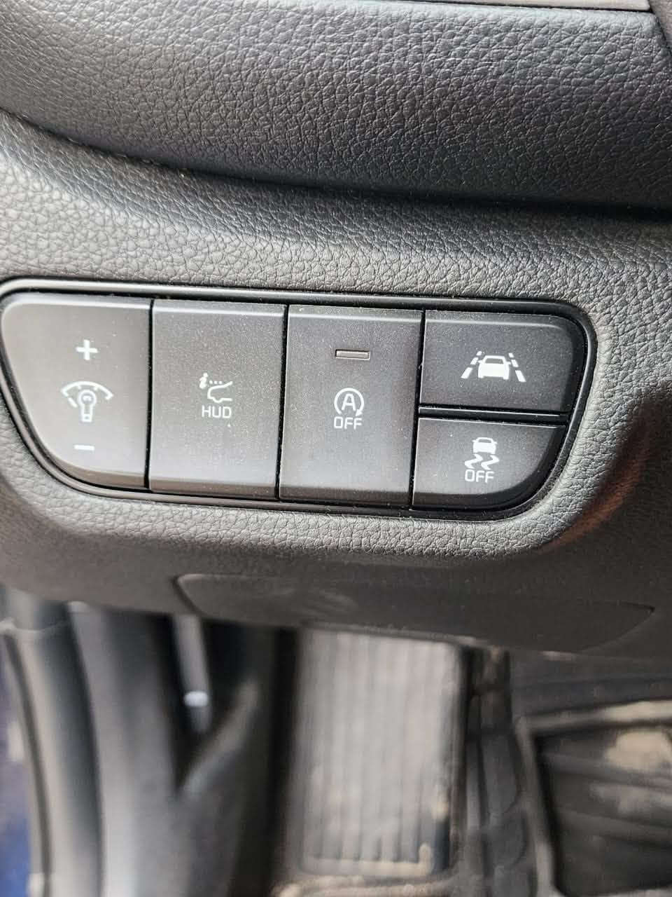 السلام عليكم
للبيع كيا سيلتوس 🚗
موديل 2023 🚘
محرك 1600 T GDI
رقم أربيل 🏔️
سنوية بأسمي وتنتهي بل 2028 ✅
وارد كندي 🇨🇦 
جميع الايرباكات سليمة ✅
رقم الشاصي : موجود بالصور 🤳
حادثها موضح بالصور : الچاملغ الخلفي عكس السايق فقط
يعني حادثها كلش بسيط 🖼️
 
مواصفاتها : SX فول مواصفات + مواصفات خاصة ( اعلى مواصفات )
- جميع المقاعد جلد
- مقاعد تحكم كهرباء ( امامي + صدر )
- مقاعد الامامية ( تدفئة + تبريد )
- مقاعد الخلفية تدفئة
- تدفئة ستيرن
- قطعتين تبريد
- فتحة سقف
- تحكمات ستيرن جهتين
- بصمة
- بصمة دخول ذكي
- تشغيل عن بعد
- نظام النقطة العمياء
- نظام مكابح الطواريء التلقائي
- عرض قياس ضغط الإطارات 
- عرض قياس حرارة الكير 
- نظامين قراءة مسافة ( كيلومتر + ميل )
- نظامين قراءة درجة الحرارة ( سيليزي + فهرنهايت )
- لايتات ليدات
- اضاءة ليد نهارية
- بروجكترات ( كشافات ضباب )
- اوتو هولد
- اوتو ستوب
- هاند بريك كهرباء
- فور ويل درايف ( AWD )
- مانع انحدار
- مانع انزلاق
- تحديد مسار
- تحذير مغادرة المسار 
- المساعدة التلقائية للبقاء داخل المسار 
- سياقة ذاتية
- رادارات ( امامي + خلفي )
- انارة داخلية لمس 
- انارة محيطية متعددة الالوان 
- شاشة تحكم لمس كبيرة
- شاشة عرض ( Data Show ) متحركة
- شحن هاتف ( Wireless )
- اريل ناڤكيشن
- منفذين USB امامي ( شحن + قراءة بيانات )
- منفذ USB خلفي
- نظام صوت 8 سماعات ( Bose )
- نوافذ كهرباء
- كاميرا خلفية
- ابل كار بلي + أندرويد 
- نظام ABS 
- إشارات ليد جانبية ( بالمرايات )
- كير 8 تبديلات DCT ( المرغوب ) 
- نظام ماسحات الزجاج تلقائي للمطر ( حساسات مطر )
- اضاءة دشبول الكيچات ( متغيرة )
- نظام أوامر صوتية
- تحكم هاتف ( اتصال + غلق ) 
- كروس سرعة التكيفي
- 3 أنظمة قيادة ( ايكو ، سمارت ، سبورت )
- حجر بيئة بلادي
- تخم تايرات
- تخم بلكات 
وبعد بيها هواي مواصفات تدوخ 😵‍💫تدوخ 😵
يعني السيارة خير من الله وما ناقصها شي بلادي بس على البانزين والدهن سيارة لگطة ولله الحمد ، وبالمناسبة الدهن أغيره فقط أدير  ( أدينول )
السيارة ماشية (( 60,000 )) كيلو متر #قابلة_للزيادة 
وان شاء الله بيها مجال بسيط للشراي 
للتواصل : *********** 📞 واتس لاب
