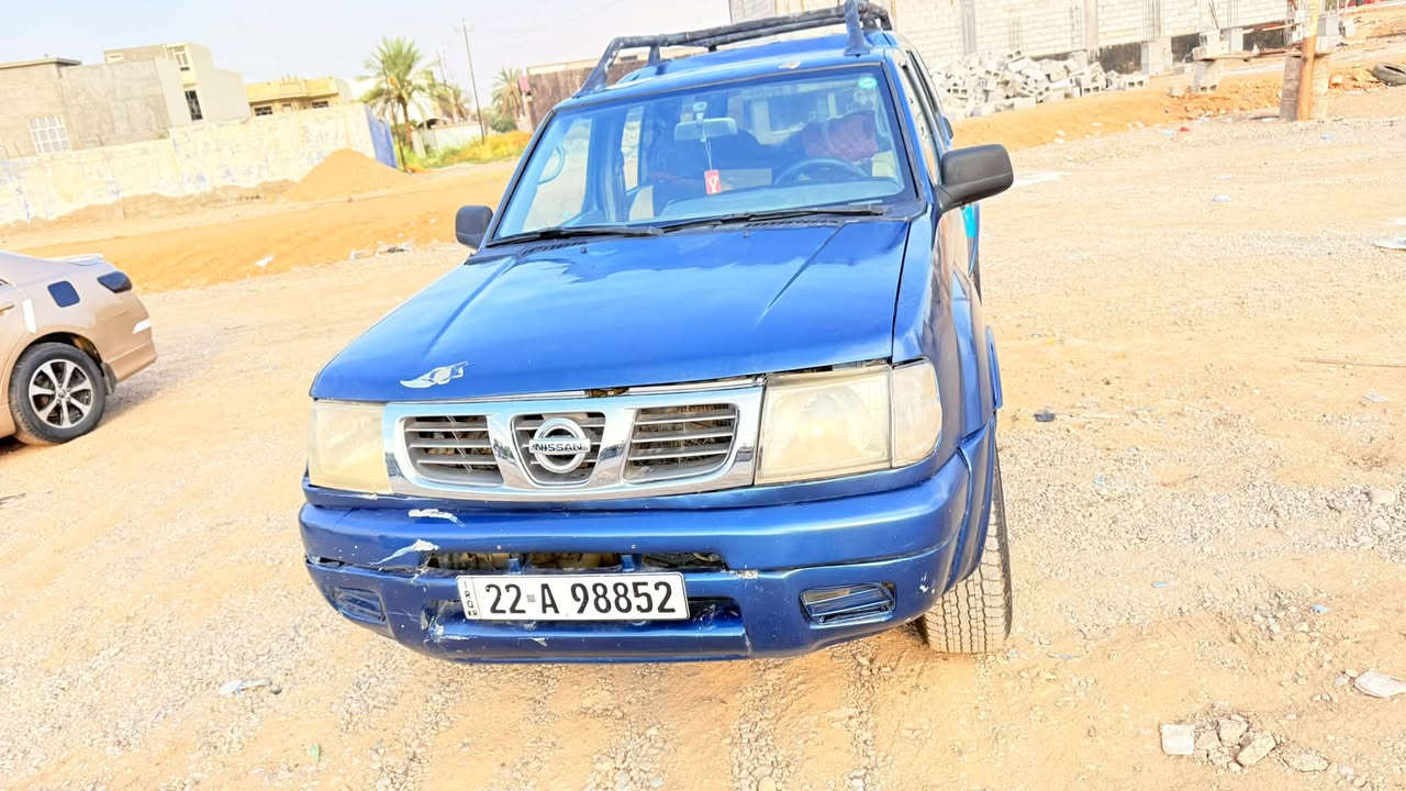 نيسان بافندر • موديل ٢٠٠٠ • رقم شمالي دولي