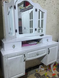 كنتور وميز تواليت نضيفات سعرهن ثنينهن ١٠٠ 07735577857
