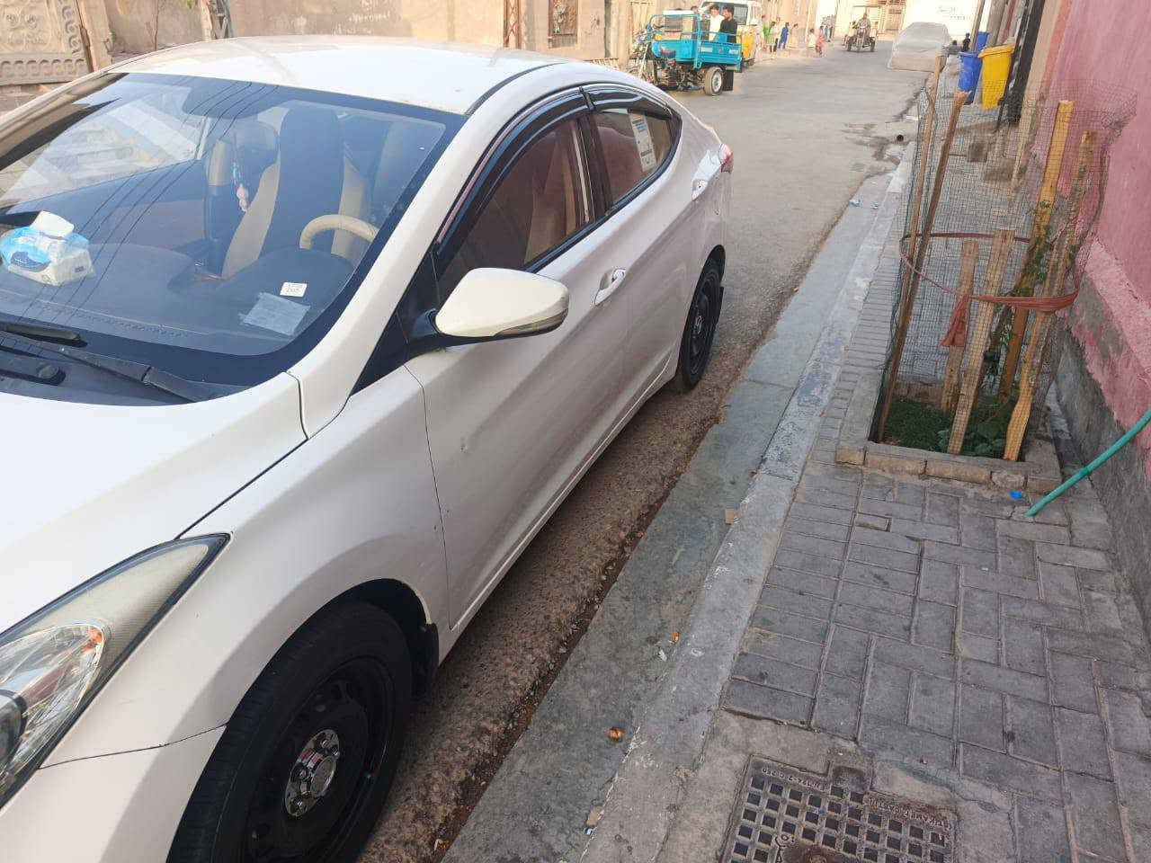 السلام عليكم النتره 13 بيها بارد بلمدكر قليل كلش ؤالباقي مكفؤل السياره بسمنه تحويل*********** مكان السياره البصره قبله
#للكل
