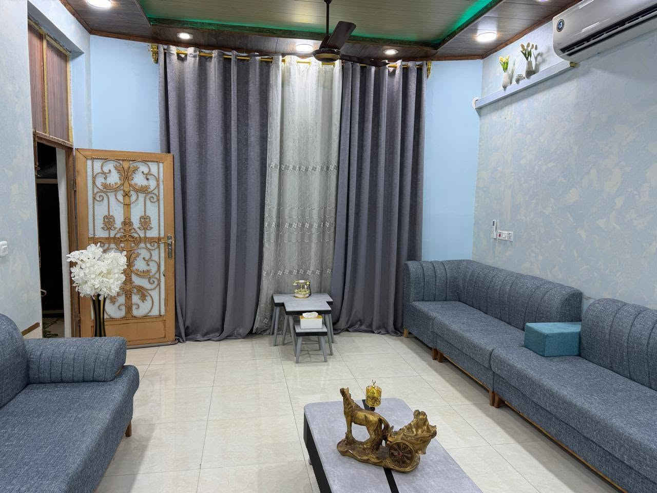 🏡 للبيع بيت مع الأثاث كاملًا 🏡
📐 المساحة: ٢٠٠ متر
🏠 الطابق: طابق واحد
🛋️ البيع: البيت مع الأثاث كاملًا
💰 السعر: ١٥٠ مليون دينار عراقي
📍 الموقع: الهاشمية – حي الأمير ٩٥، قرب مدرسة إبراهيم الدولي

📞 للاستفسار والتواصل: ***********

✨ فرصة مناسبة للسكن، والبيت جاهز مع أثاثه بالكامل.
