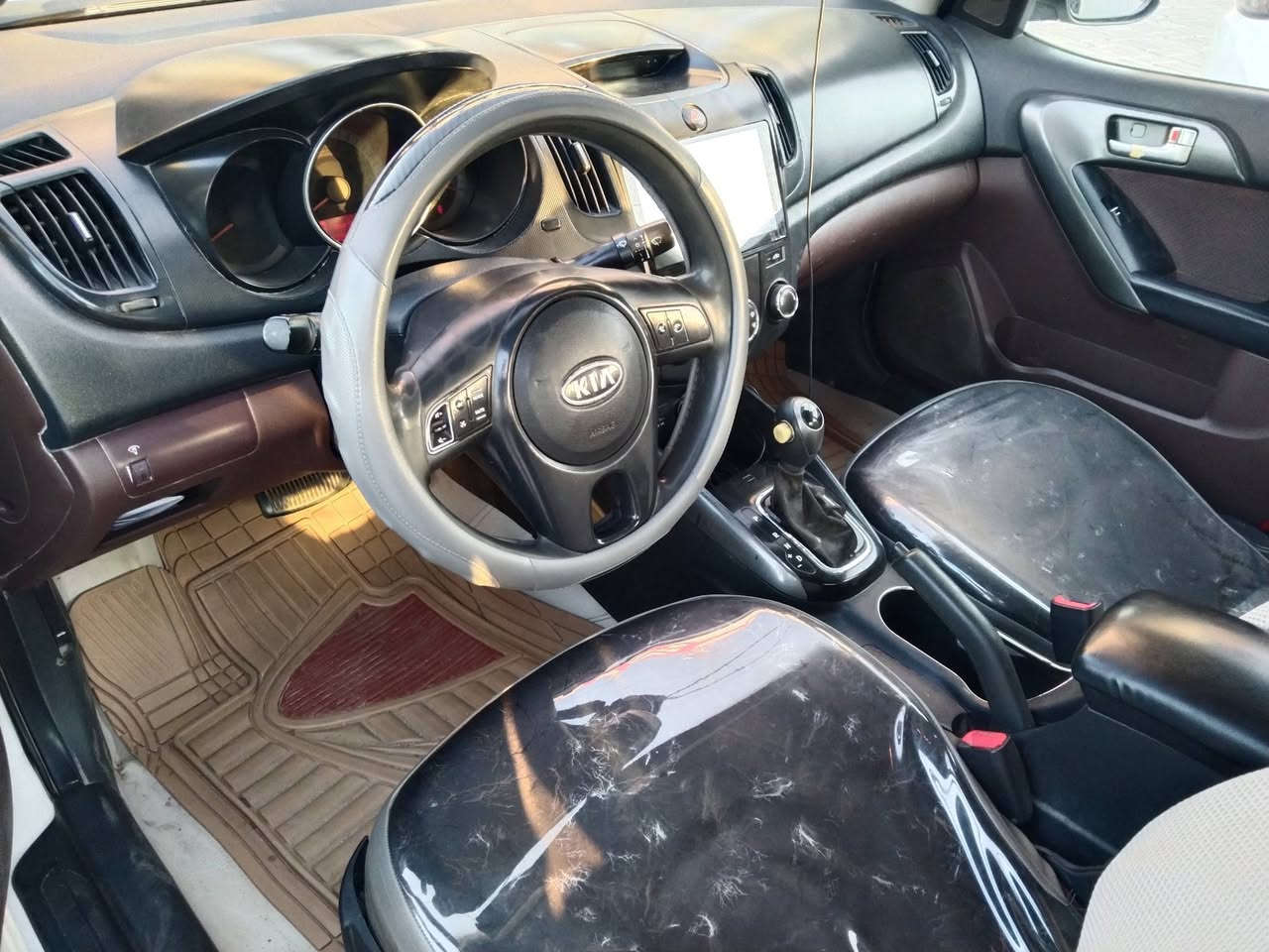 سلام عليكم كيا سيراتو موديل 12 خليجي جاهزة اربيل وكالة او تحويل مكان السيارة النجف بيهة مكانات صبغ فقط بدون ضربة قوية.المواصفات تحكم جهتين مري شفط شاشة كاميرا دوارة حساسات خلفيه حاكية بلوتوث  ***********
