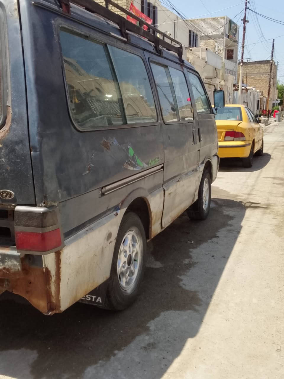 السلام عليكم سياره للبيع موديل 94 مكان بغداد الحسينيه ماكينه نظيفه عكس النظيف جير نظيف كهربائيات كلها شغاله 27 وبيها مجال الشراي يتصل على هذا الرقم متواجد على  نت ***********  رقم واسط@ السياره الماني غرامات مصفره سنويه ساقطه ب 2022 اي استفسار على هذا الرقم
