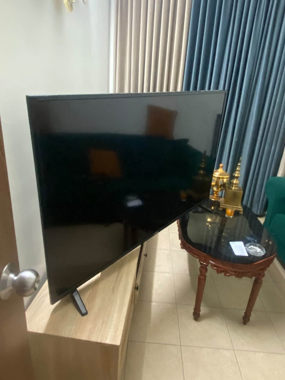 * 1920×1080 Full HD النظام الظاهرة
* Android TV
* RAM: 2GB
* ذاكرة: 16GB eMMC
* CPU: رباعي النواة 1.0GHz
* GPU: Mali-450
* إصدار Android ظاهر 14
* DLED / LGUHD 
سعر 550الف جوه السوك 
ضمان سنه 
كفاله من ضربه والشخط 
تواصل***********
