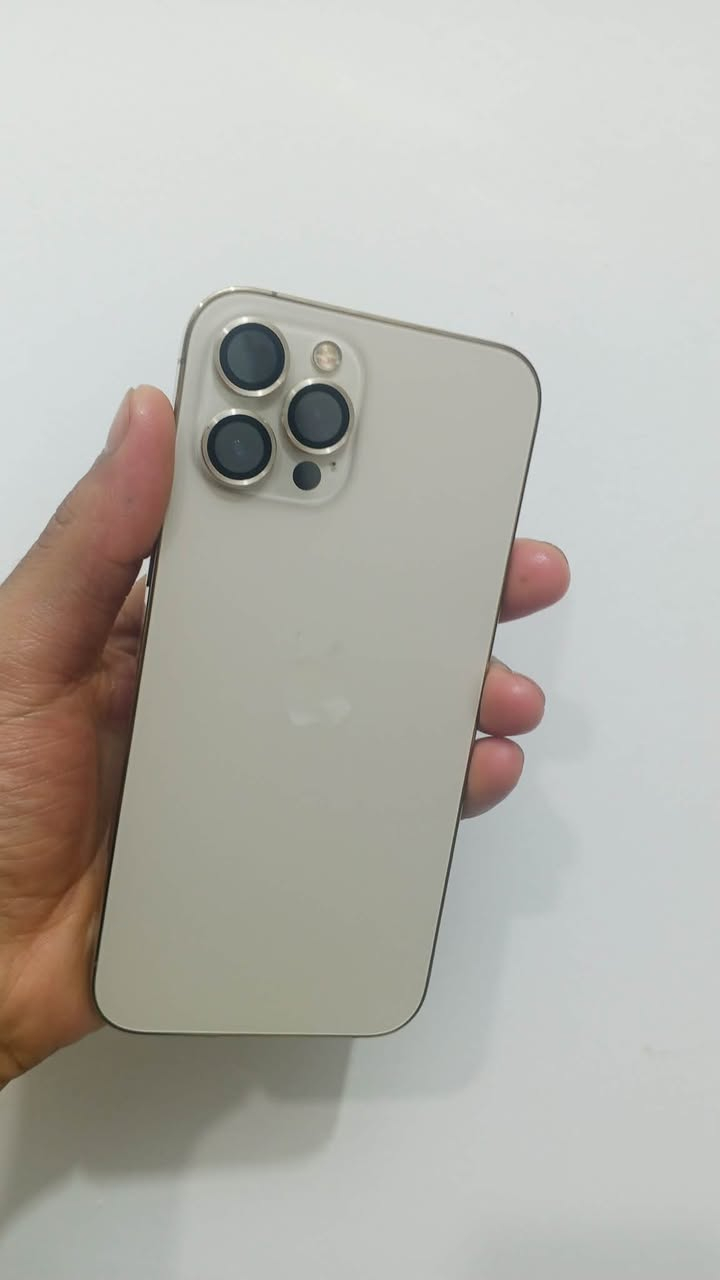 سلام عليكم
١٢ برو ماكس للبيع نضيف كلش بلاد كلشي ما مبدل بي نضافه كدامك البطاريه ٧٨ السعر ٥٥٠ وبي مجال بسيط لتواصل *********** واتساب
