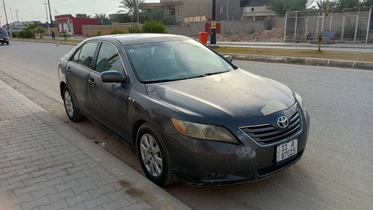 السلام عليكم
من رخصة السيد المسؤل
 كامري للبيع او مراوس حسب القناعه موديل 2007 وارد امريكي فول مواصفات glx . محرك سته سلندر كفاله والكير كفاله .صدر مجفت قبل سنه . السياره بيه اربع قطع مابين تبديل وصبغ . ولي يشاف بالعين ماينحمد  السعر 85 وبيه مجال 
***********
