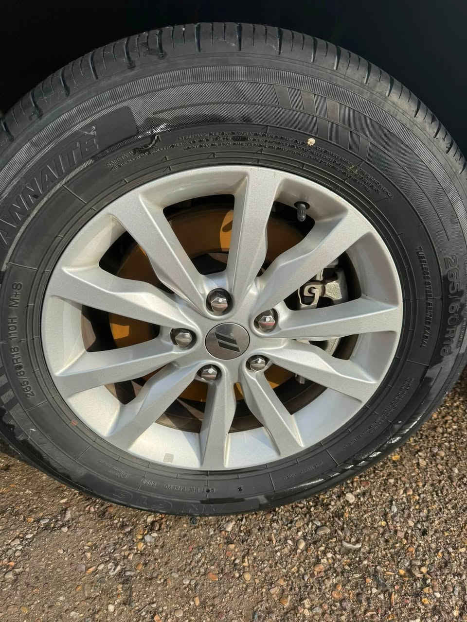 السلام عليكم درنكو 2020 خليجي وكاله ليث العبيدي SXT ماشيه 90 بسمي مكفوله عدى الباب الخلفي صبغ كد 4 اصابع سياره جديده مامتعوبه ماناقصهة اي شي 
مكانه السياره الدوره ابو دشير
***********
السعر 285 وبيهة مجال قليل لطيبين

