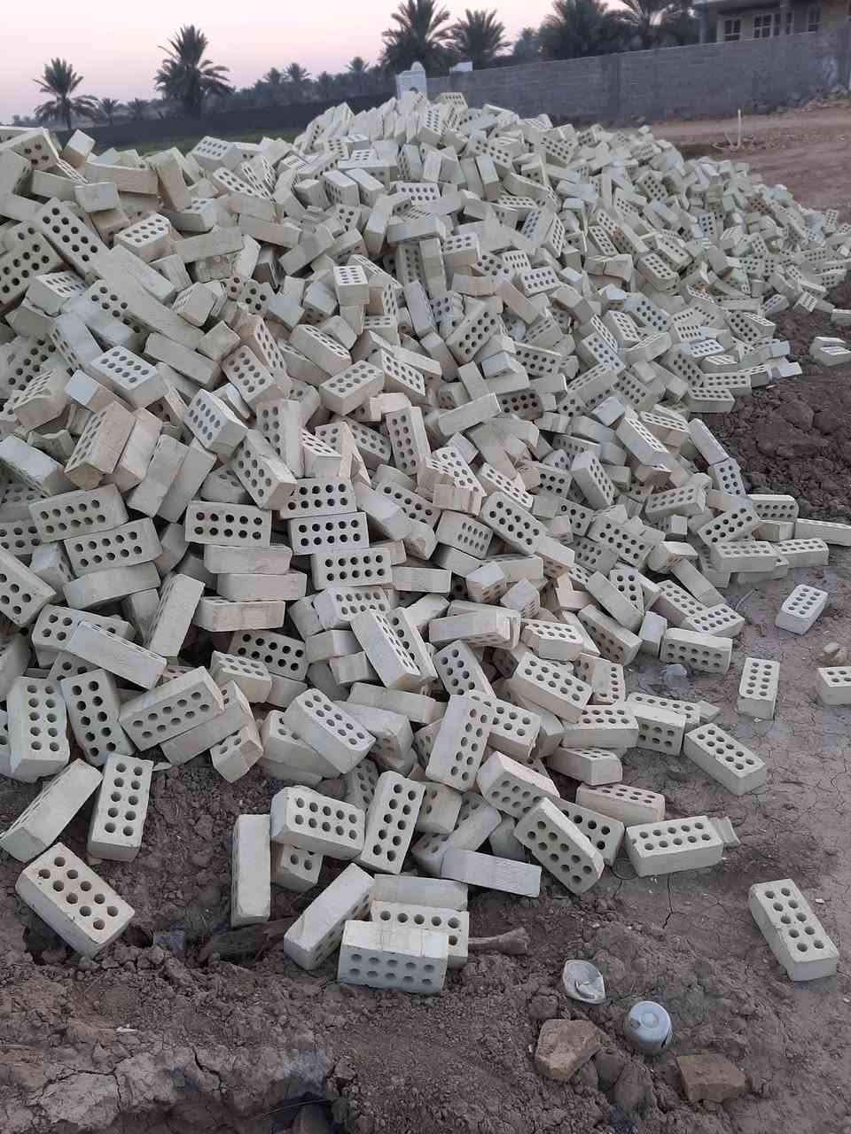 شركه كنكن للتجهيز كافة البنايات والمجمعات السكنيه والمقاولات طابوق جمهوري درجه اولى خالي من الأملاح خاضع للفحص المختبري ذو قياسات حقيقيه قالب ستندر للاستفسار لاتصال للأرقام التاليه
***********  ***********
