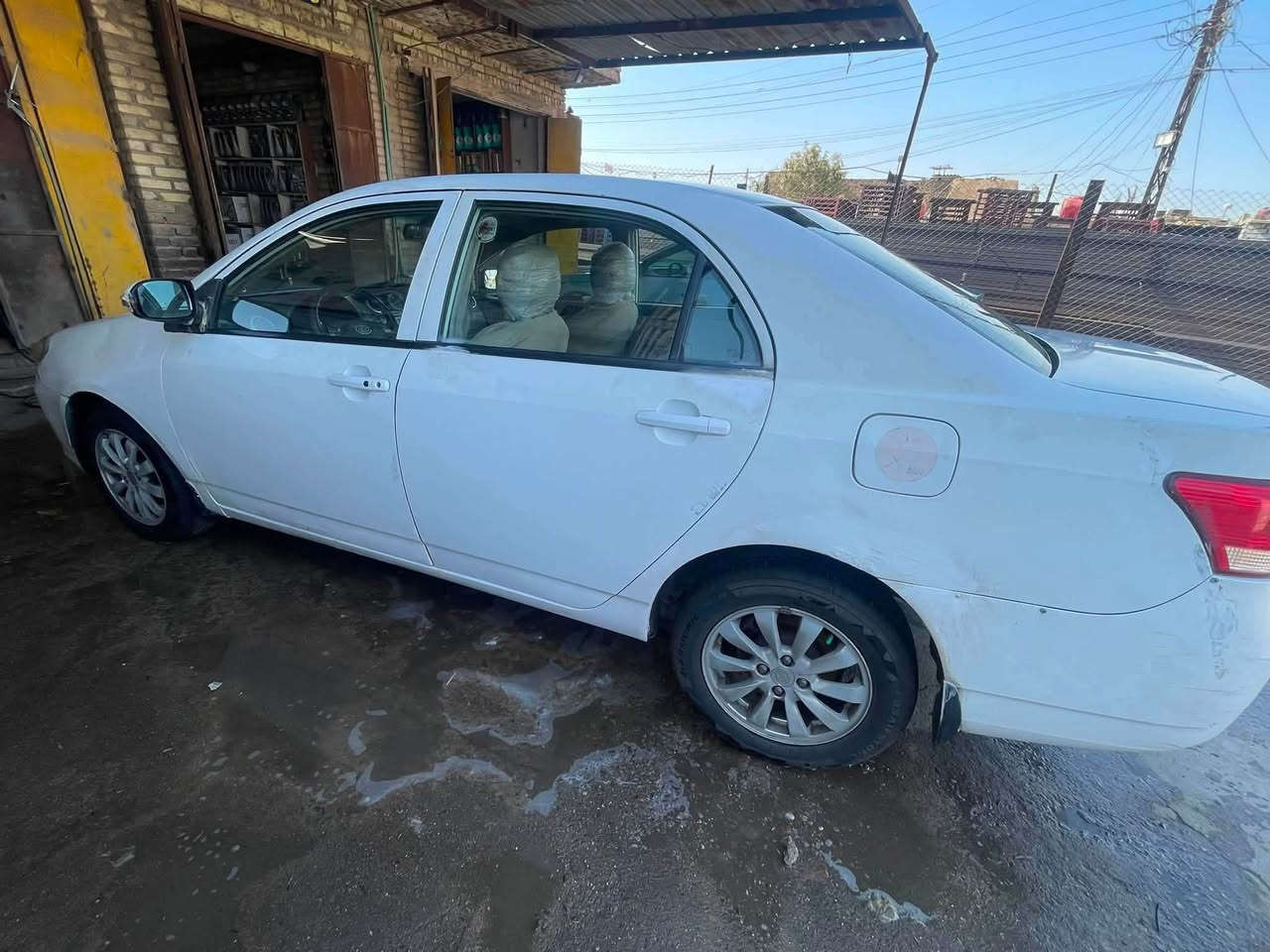 سلام عليكم اعادة النشر  BYD 2013 G3  رقم ميسان راعيهه موجود يمي عنواني ميسان العمارة   سنويه 2027   فتحه  سقف شغاله السيارة تشغيل بصمه ابواب بصمه حساسات شغاله  محرك جيد كير  مرات يبوش +وين ما تريد اطلع بيهه تبريد من اشتريتهه عاطل   عليهه غرامات 500الف ينزلن من سعرهه 32 وبيهه مجال والشراي بي خير ويدلل  رقمي ***********
