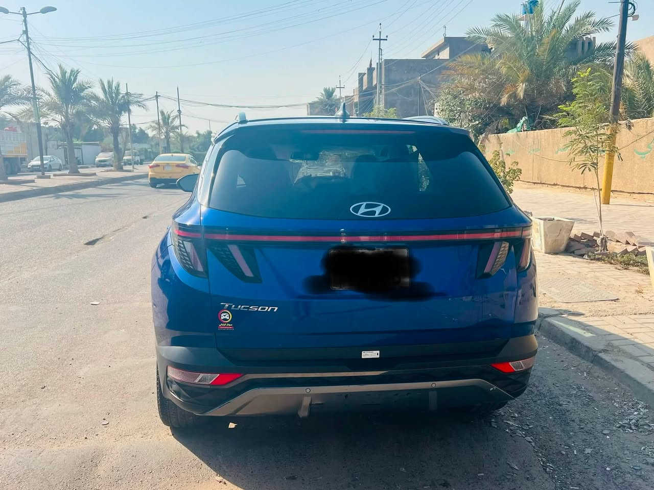 يا الله إسلام عليكم سيارة توسان موديل 2024 فول مواصفات لمتد تبريد كشن امامي وخلفي  حساسات 5كامرات بني رامه جنطة كهربائي السيارة ماشيه 21 ألف وارد أمريكي صور الحادث مرفق مع الصور بصمه السياره تشغيل عن بعد رقم السيارة بغداد السيارة باسمي رقم الدولي الجديد مكان السياره حي اور سعر 185 وبيهه مجال قليل الاستفسار  الاتصال على رقم الهاتف (***********)
