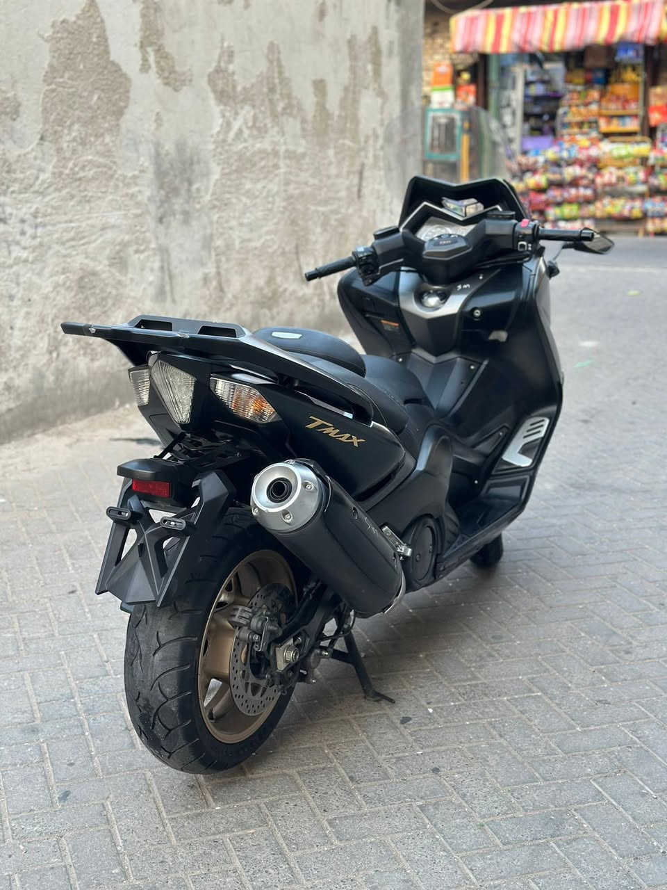 السلام عليكم 
TMAX 2017 Iron max
بحالة الوكالة على مزاد اليابان  مثل ماموضح بالصور 
الممشى - km .  33.000 
العنوان : بغداد 
الاتصال - ***********
