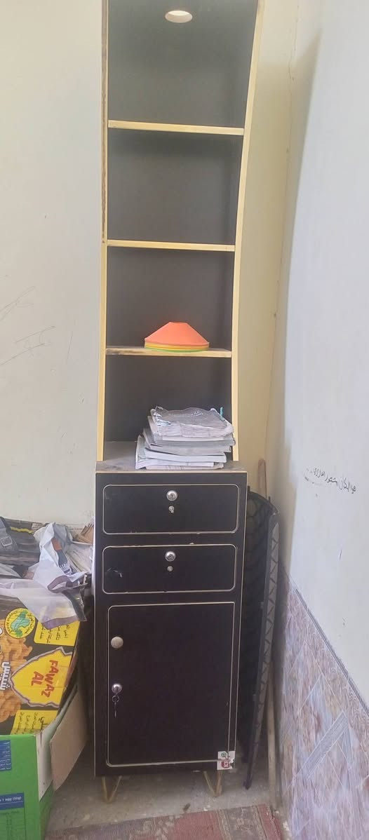 ميزين حلاقه مامستخدمات

جام محل 3 امتار

مغسله
السعر خاص لو اتصال
***********

