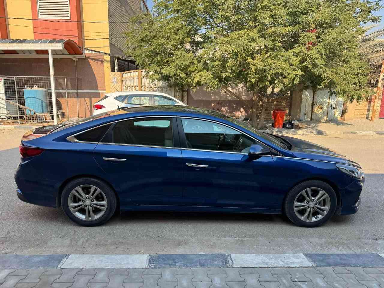 🔥 سوناتا 2018 وارد أمريكي للبيع 🔥
🚘 Hyundai Sonata 2018
وارد أمريكي
 الضرر: بونيد مصبوغ
جامِلَغ أيسر بارد فقط
كلير ربع القمارة الخلفية ضرر في النقل من امريكا
ماشية: 122,500 ميل
رقم بغداد مشروع وطني
المكان النجف الاشرف

المواصفات:
• محرك gdi 2400
• كشنات تدفئة تبريد 
• شاشة كبيره كار بلي
• كاميرا خلفية
• تحكم ستيرن
• مثبت سرعة
• تكييف وتدفئة مكفول 
• رادار جانبي مري (نقطه عمياء)
• ⁠كشن سائق كهربائي 

، وحالتها موضحة بكل تفاصيلها في الصورة
مكاني نجف 

📞 للاستفسار  . ***********43 
السعر : 119 وبي حگ الجيه
